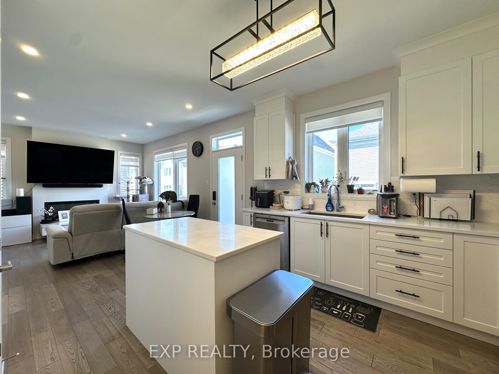 Photo 8 of 3073 Travertine Way, Ottawa, Barrhaven - Half Moon Bay — HOMEH
