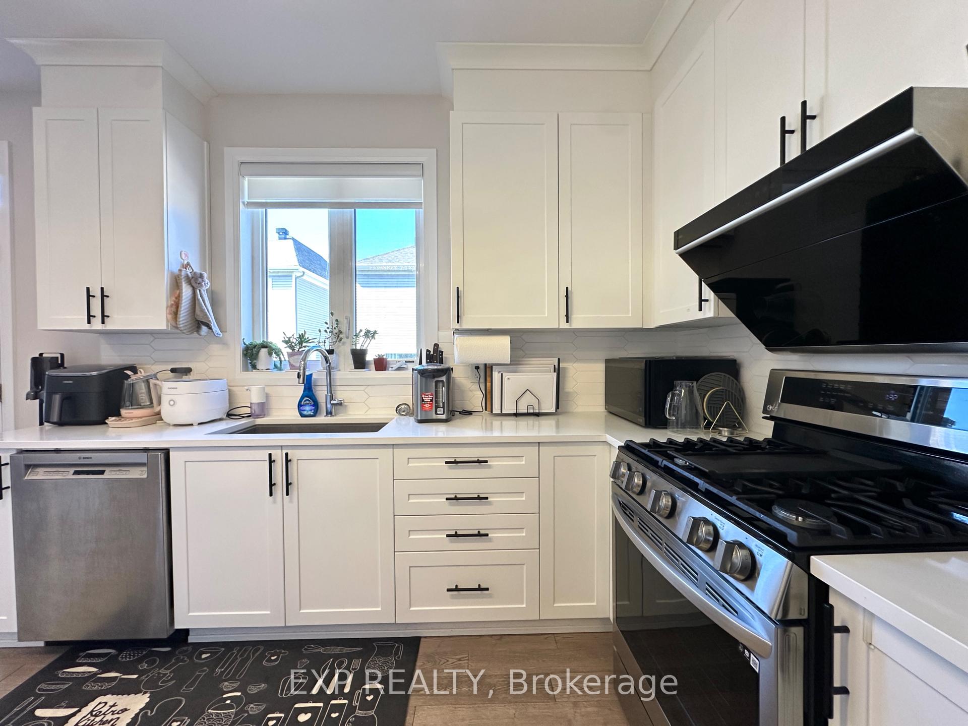 Photo 9 of 3073 Travertine Way, Ottawa, Barrhaven - Half Moon Bay — HOMEH