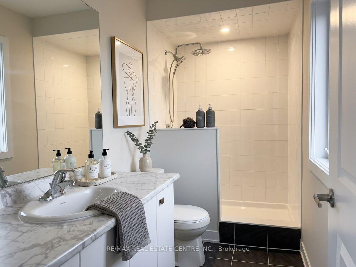 Photo 29 of 17 Downriver Drive, Welland, Dain City — HOMEH