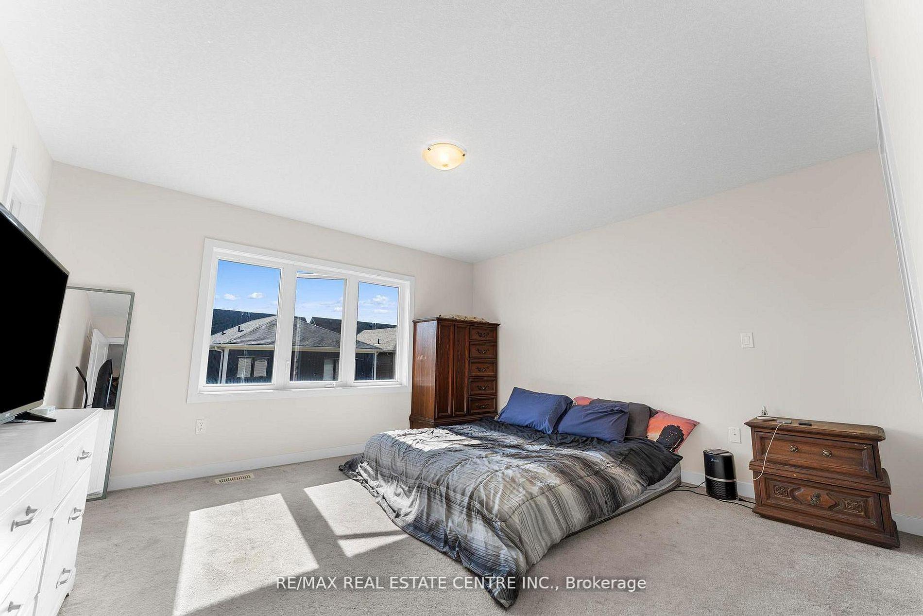 Photo 85 of 17 Downriver Drive, Welland, Dain City — HOMEH