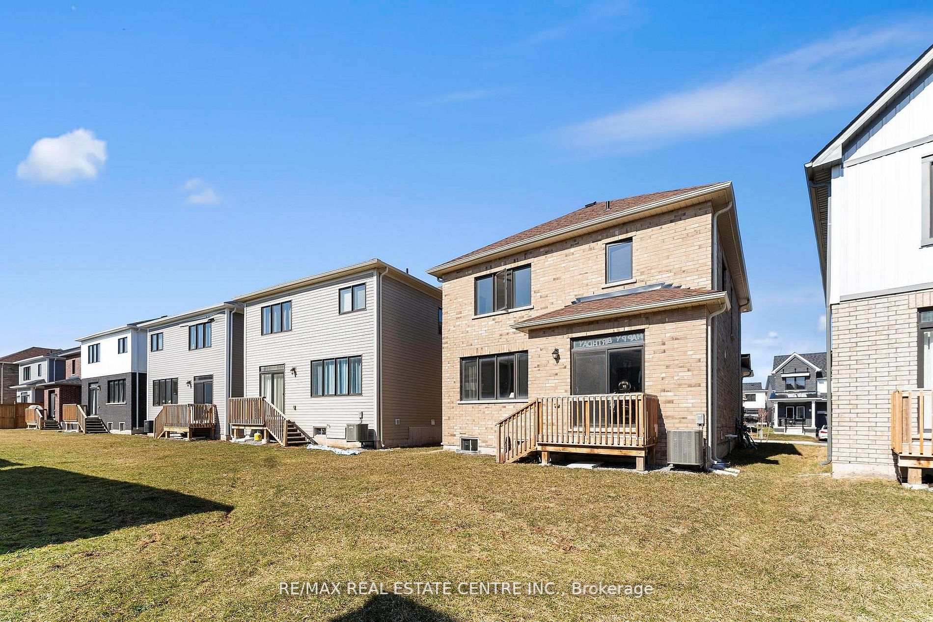 Photo 70 of 17 Downriver Drive, Welland, Dain City — HOMEH