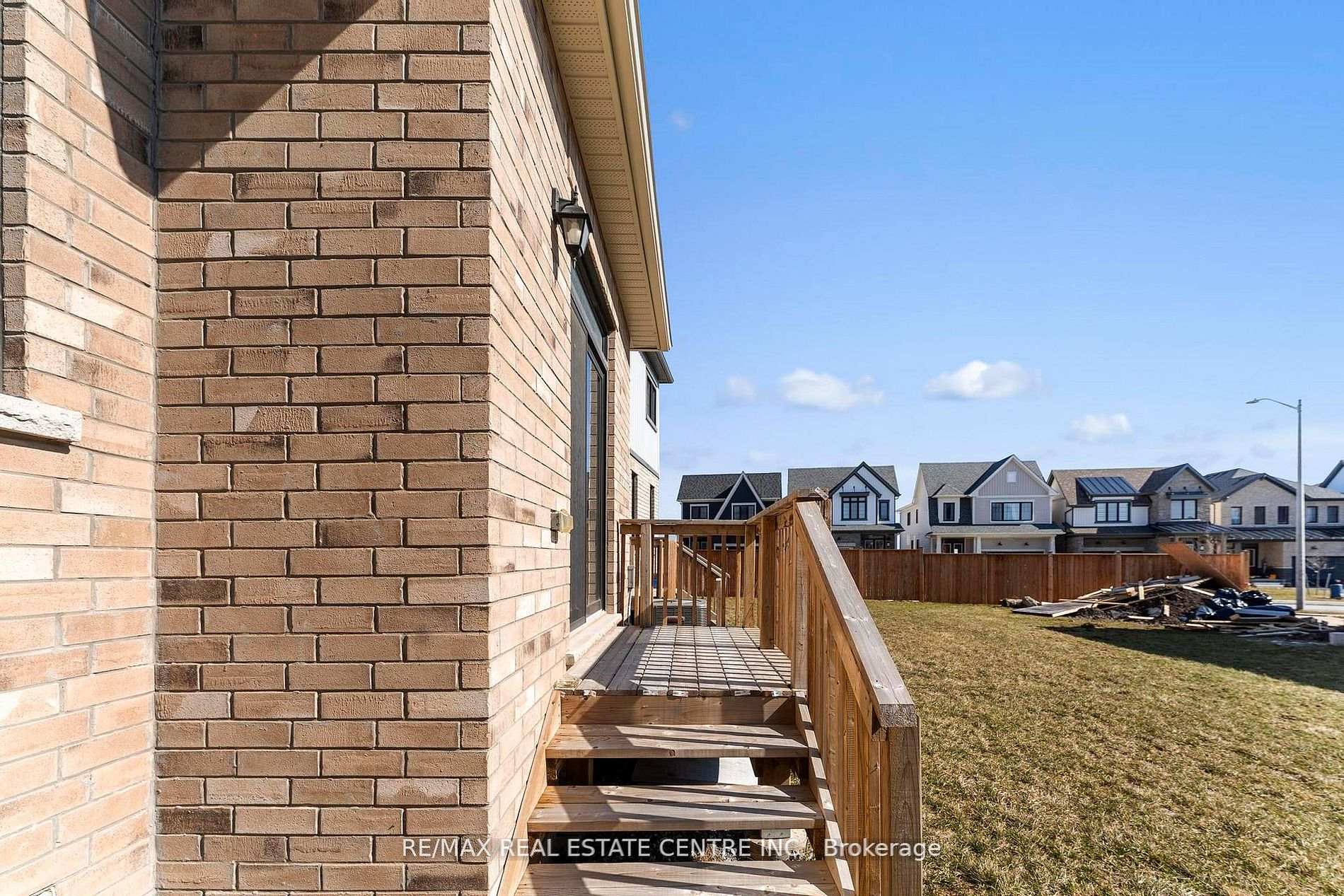 Photo 73 of 17 Downriver Drive, Welland, Dain City — HOMEH
