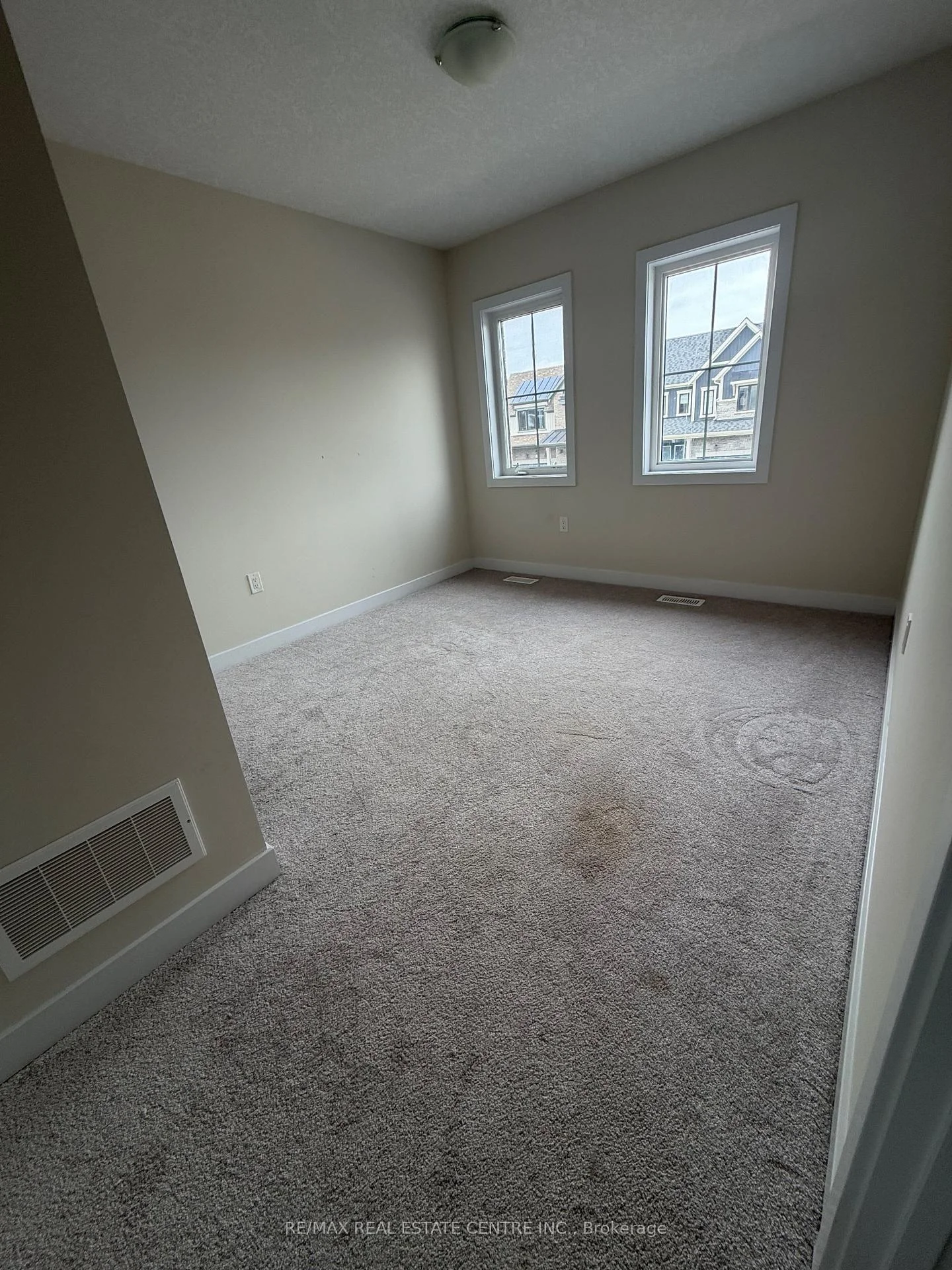 Photo 83 of 17 Downriver Drive, Welland, Dain City — HOMEH
