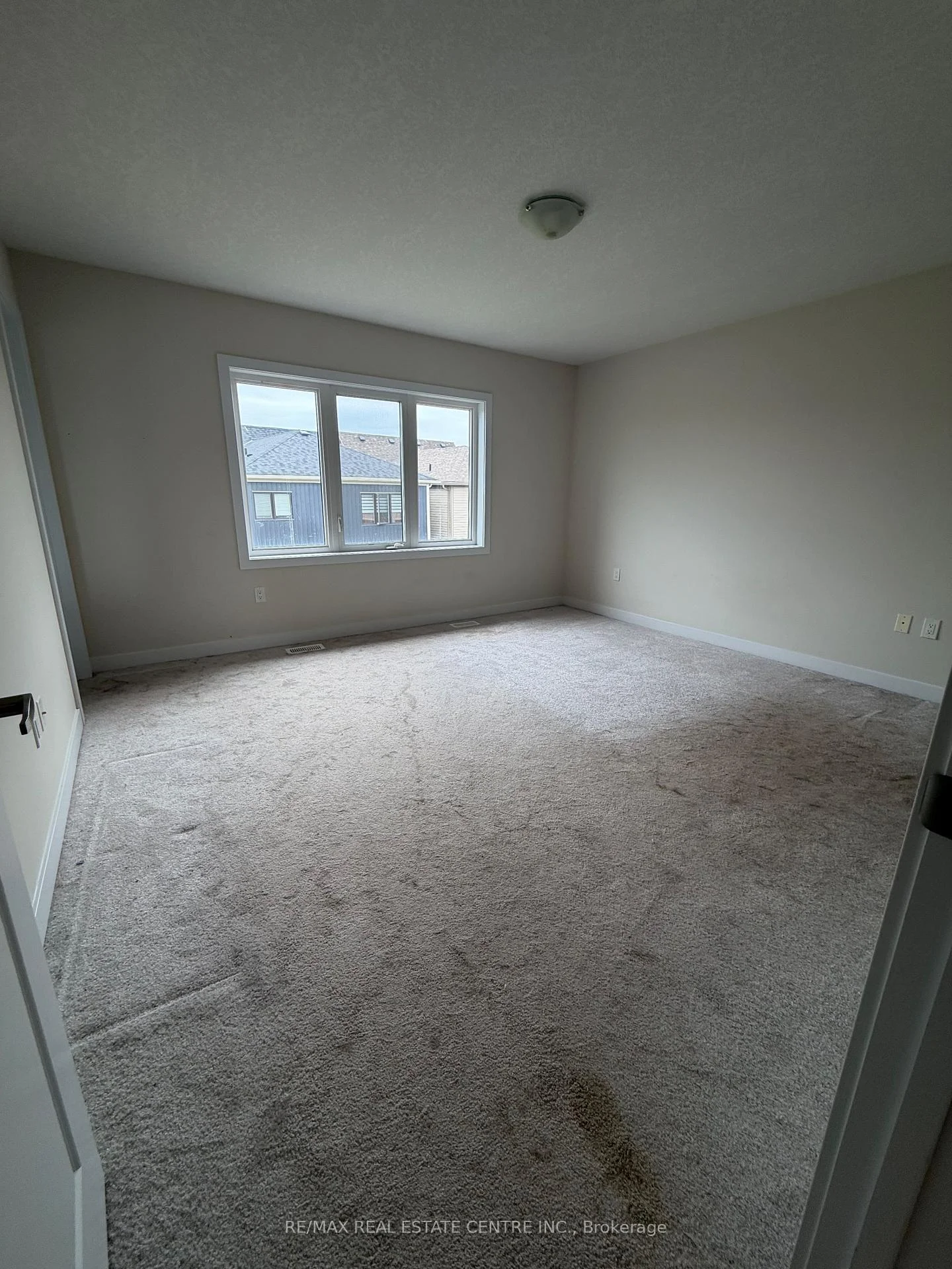 Photo 94 of 17 Downriver Drive, Welland, Dain City — HOMEH