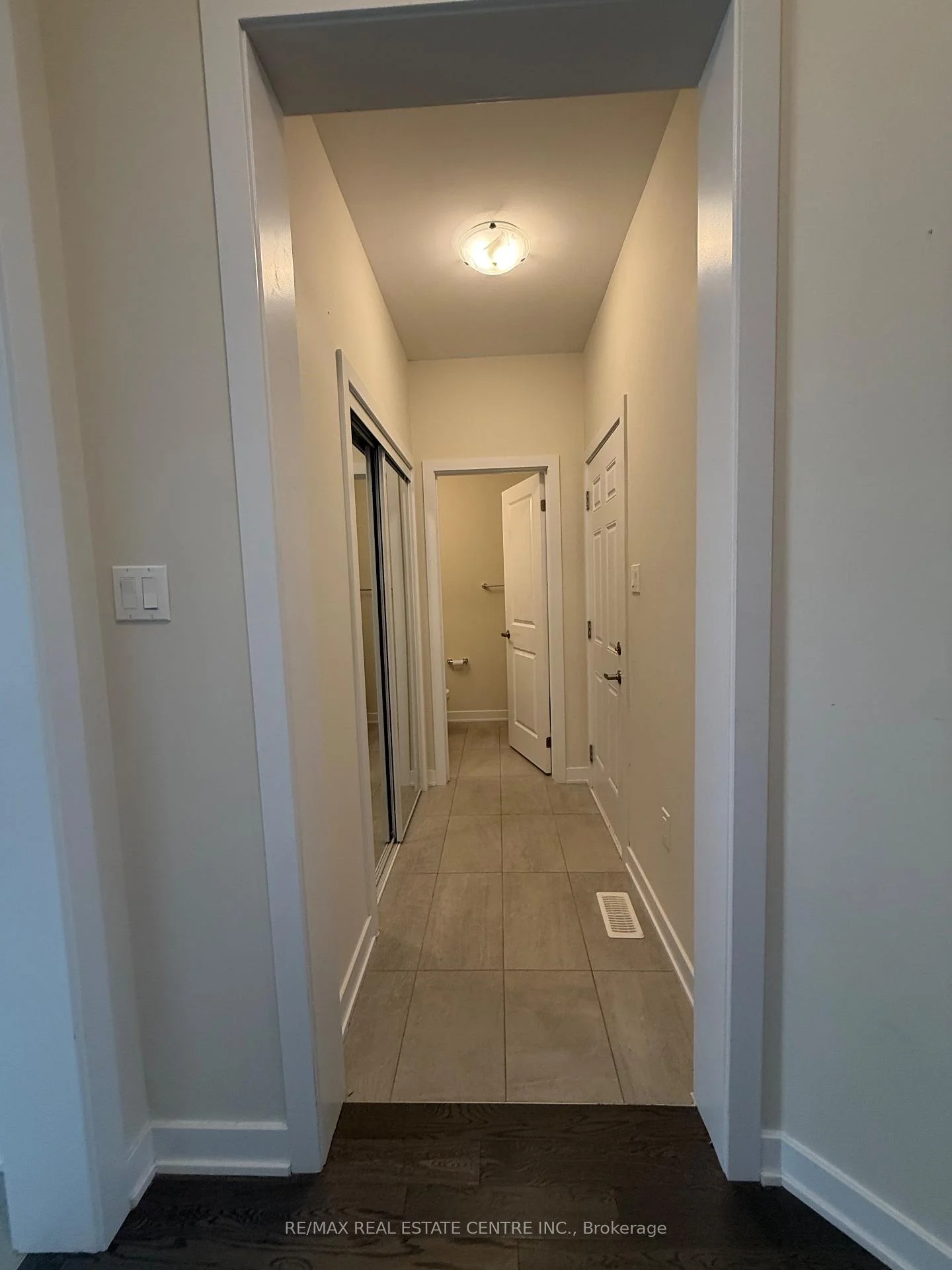 Photo 101 of 17 Downriver Drive, Welland, Dain City — HOMEH