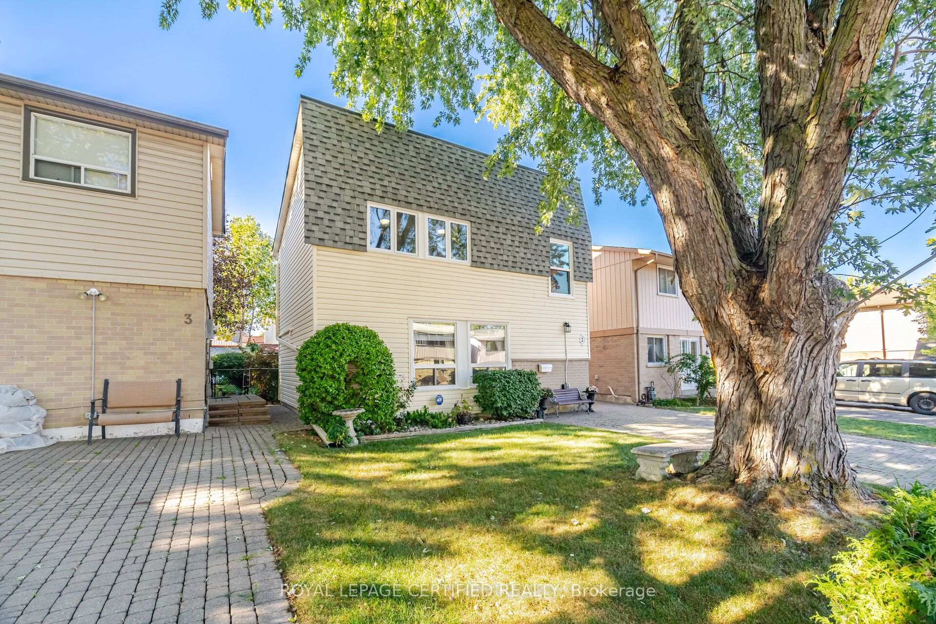 Photo 3 of 2 Grove Park Square, Brampton, Northgate — HOMEH