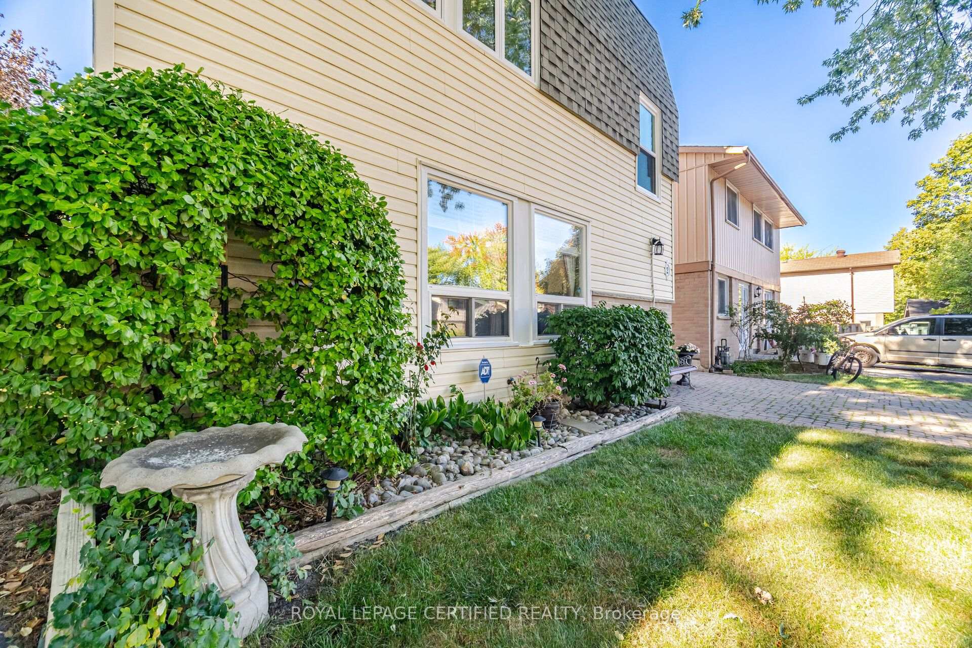 Photo 6 of 2 Grove Park Square, Brampton, Northgate — HOMEH