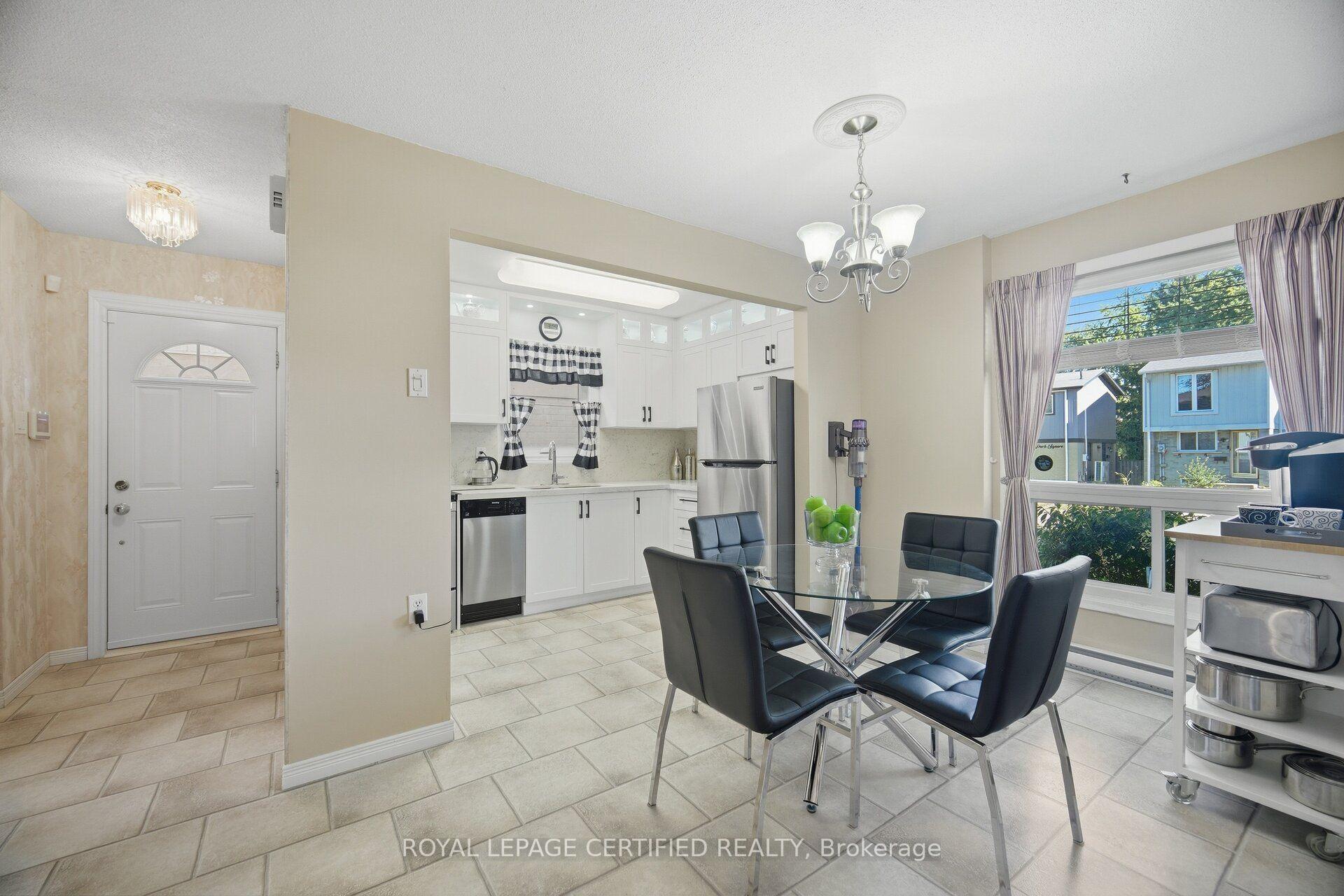 Photo 10 of 2 Grove Park Square, Brampton, Northgate — HOMEH