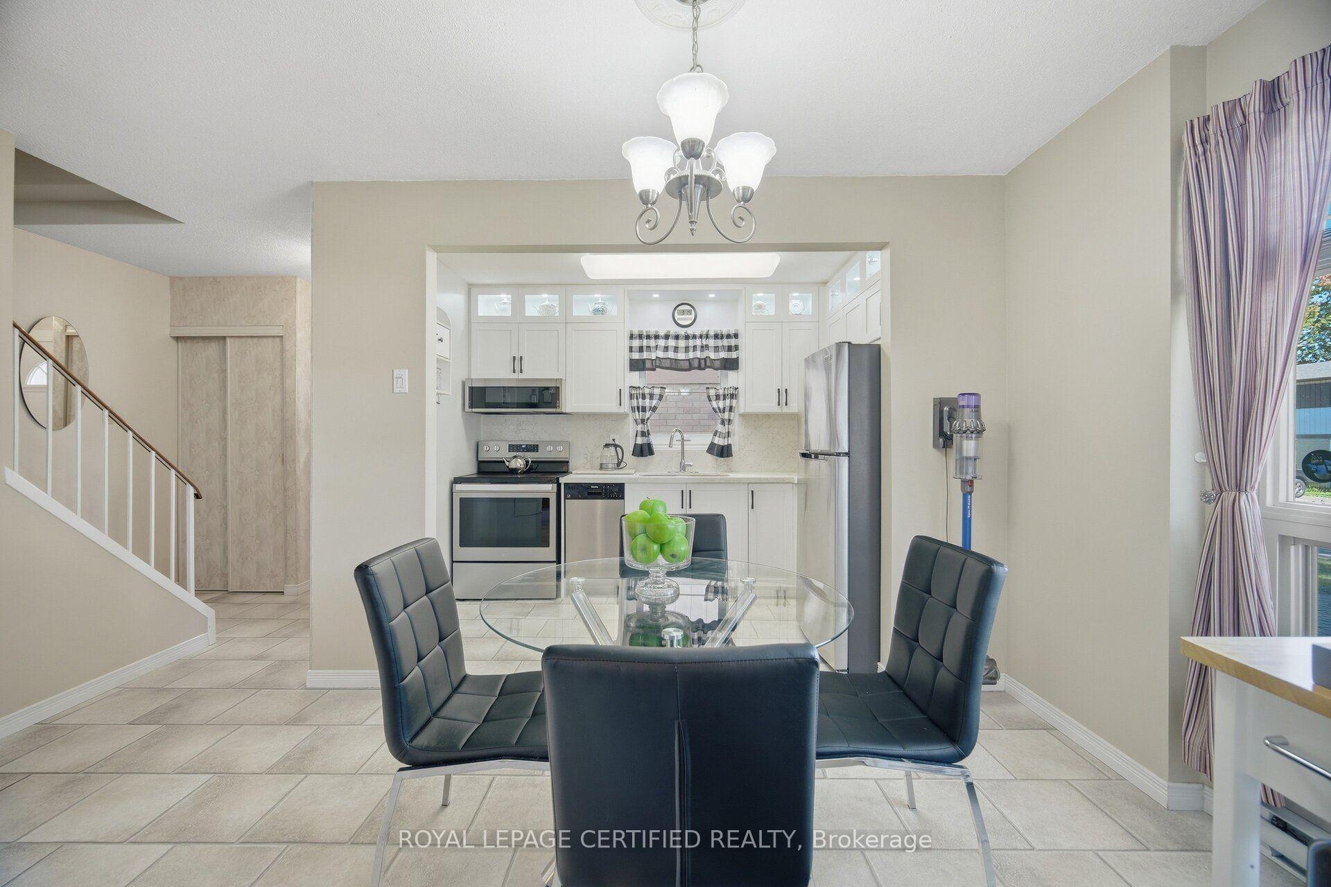Photo 15 of 2 Grove Park Square, Brampton, Northgate — HOMEH