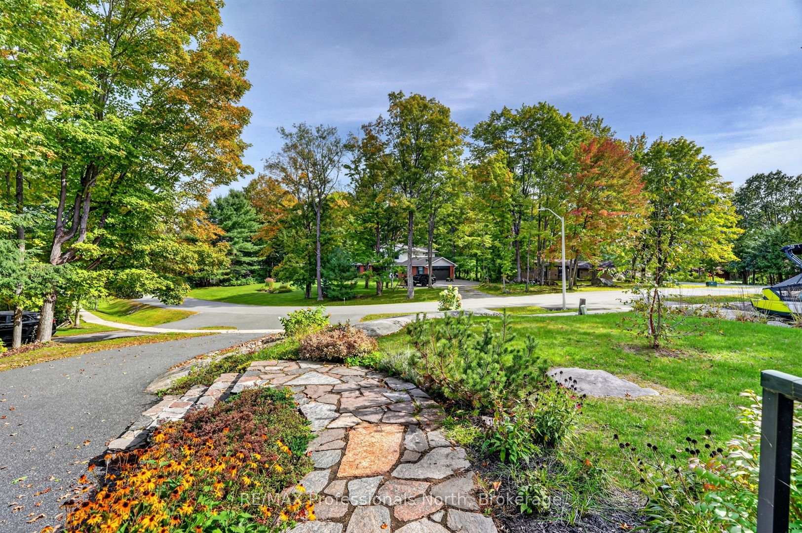 Photo 3 of 55 Westvale Drive, Bracebridge, Monck (Bracebridge) — HOMEH
