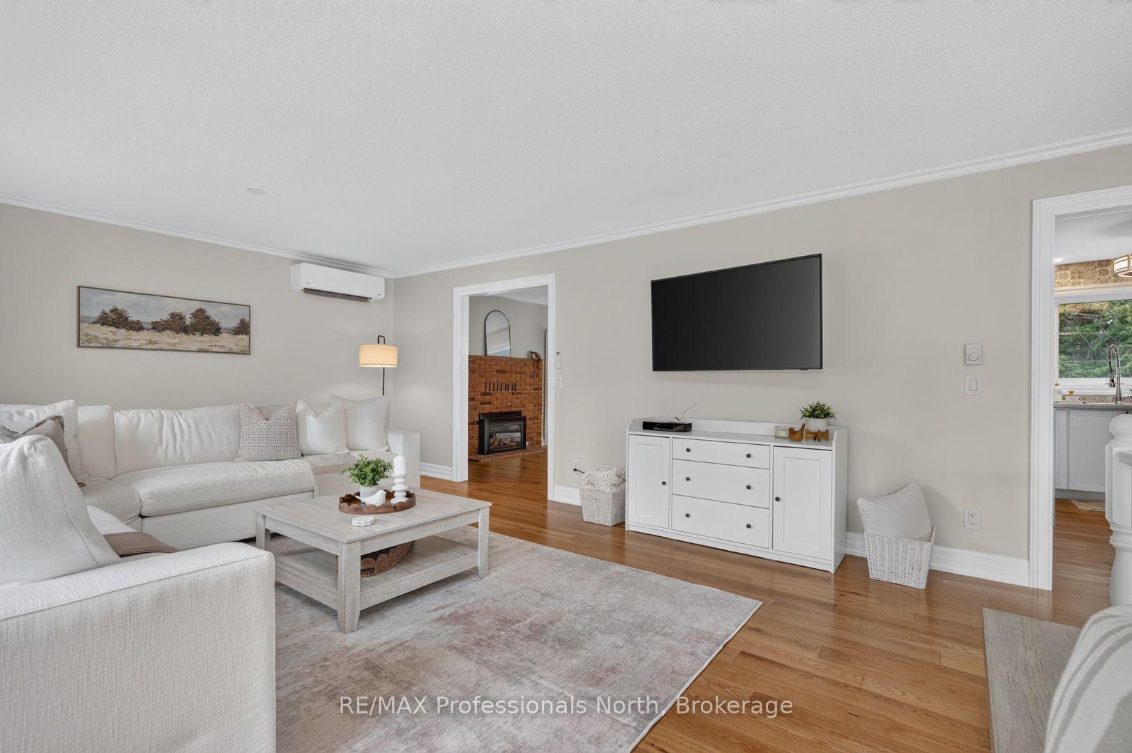 Photo 6 of 55 Westvale Drive, Bracebridge, Monck (Bracebridge) — HOMEH