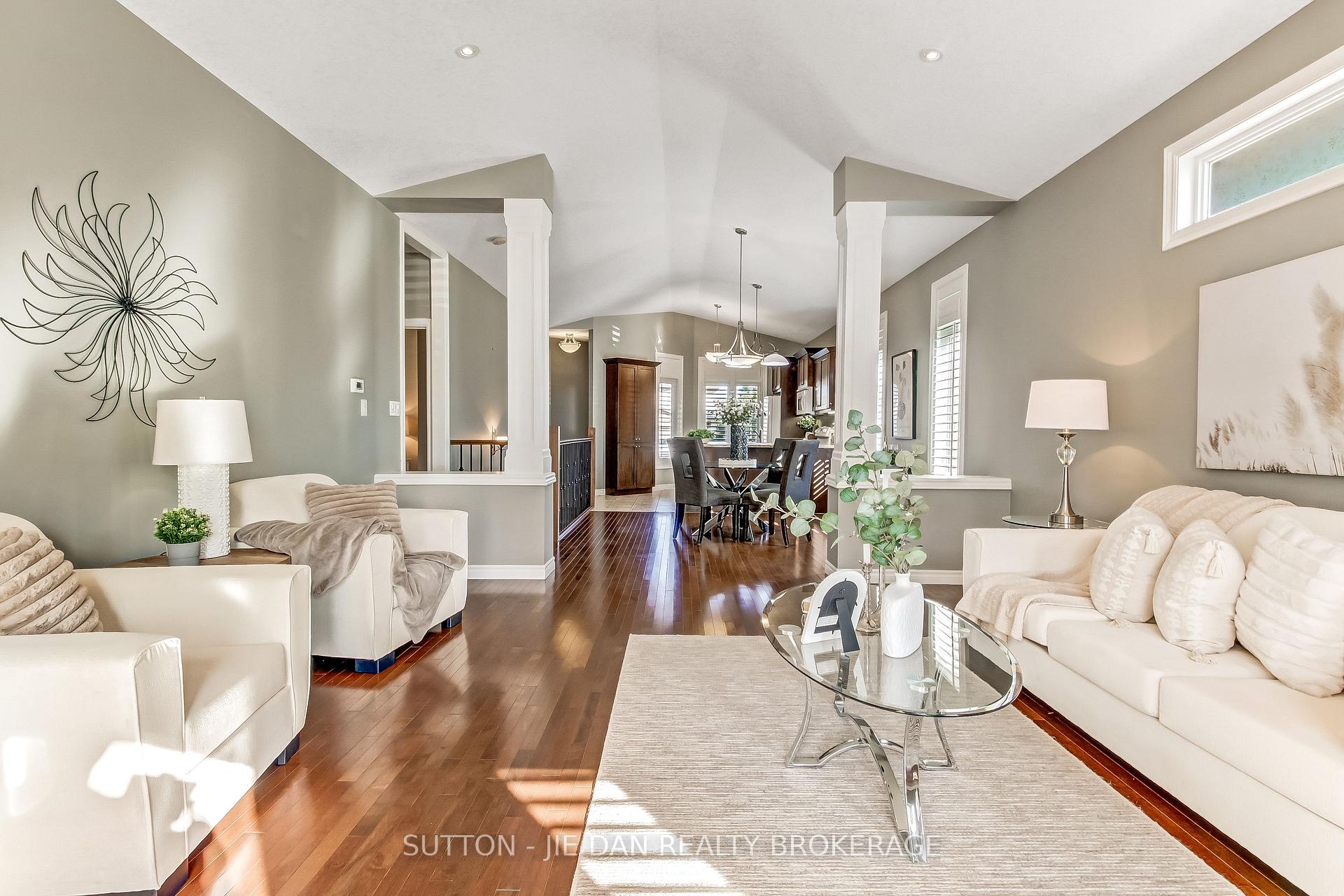 Photo 3 of 865 Cutross Avenue, London, North I — HOMEH