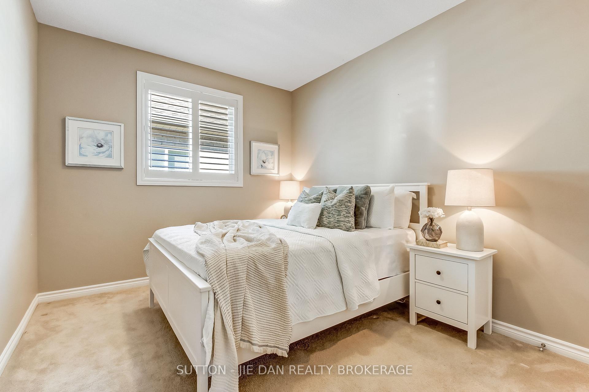 Photo 12 of 865 Cutross Avenue, London, North I — HOMEH