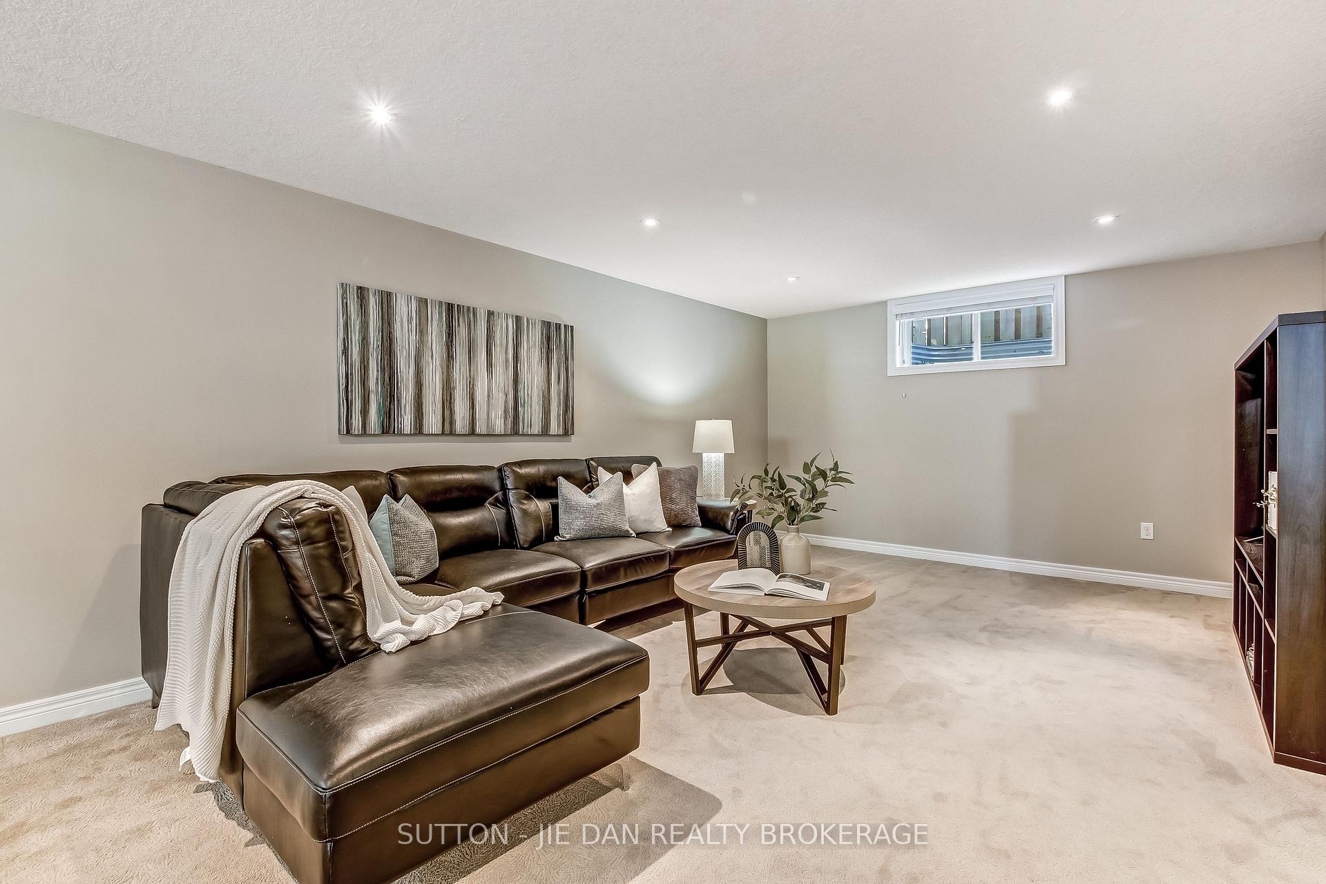 Photo 16 of 865 Cutross Avenue, London, North I — HOMEH