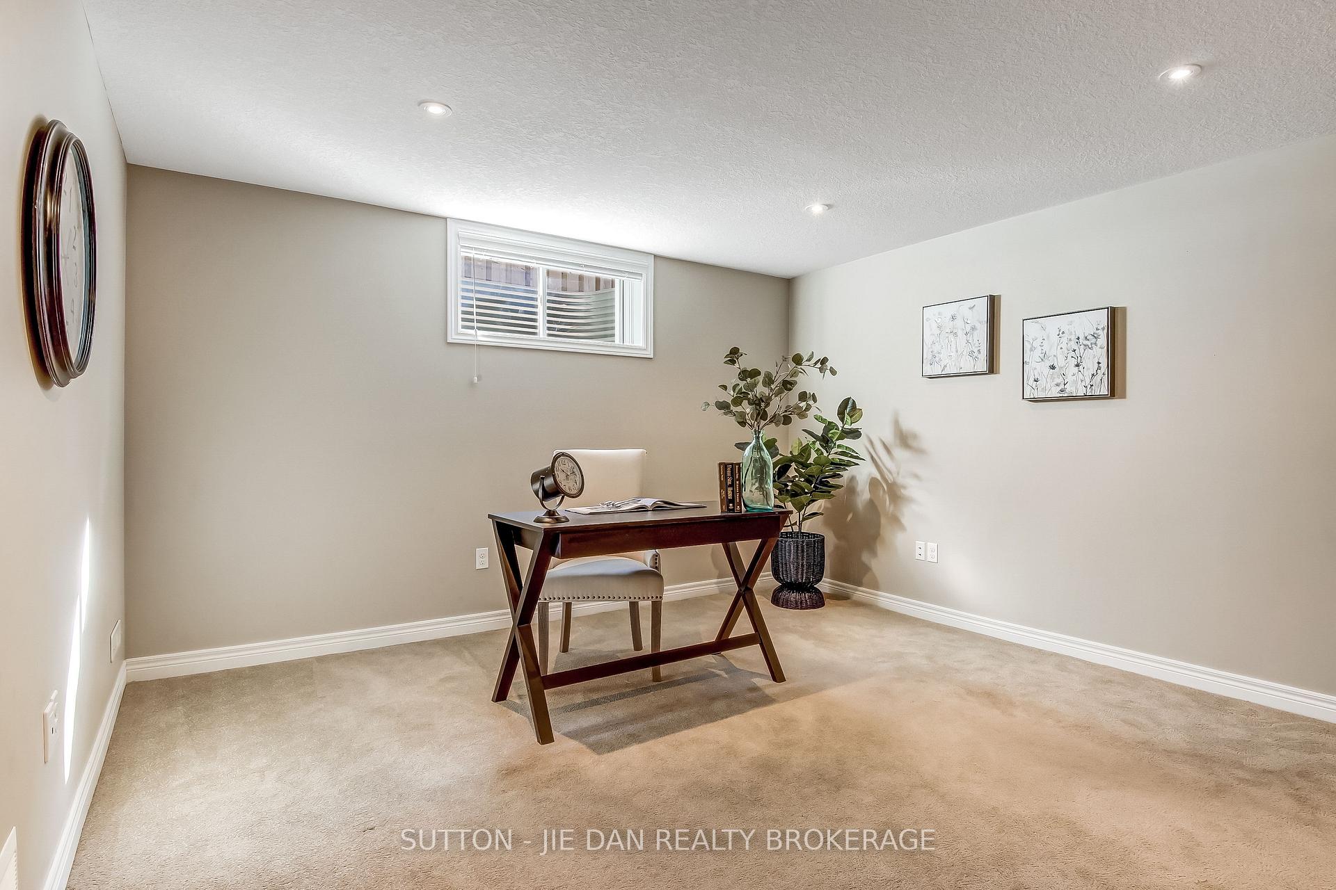 Photo 17 of 865 Cutross Avenue, London, North I — HOMEH