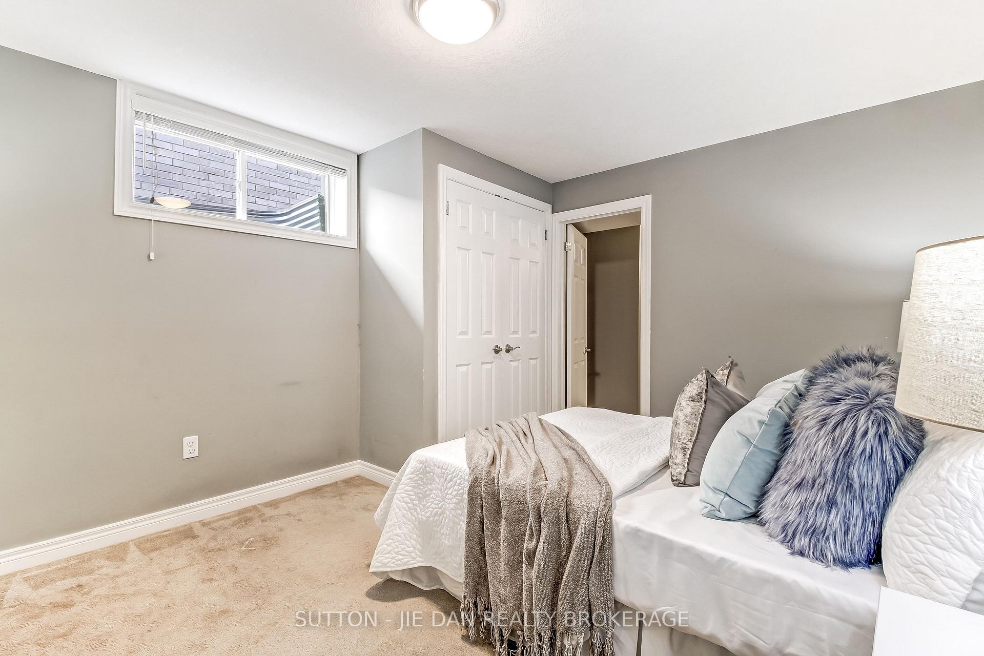 Photo 18 of 865 Cutross Avenue, London, North I — HOMEH