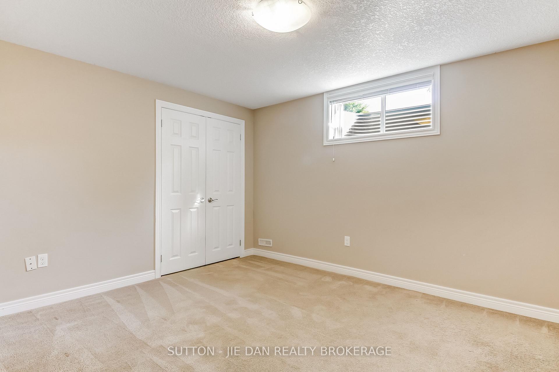 Photo 19 of 865 Cutross Avenue, London, North I — HOMEH