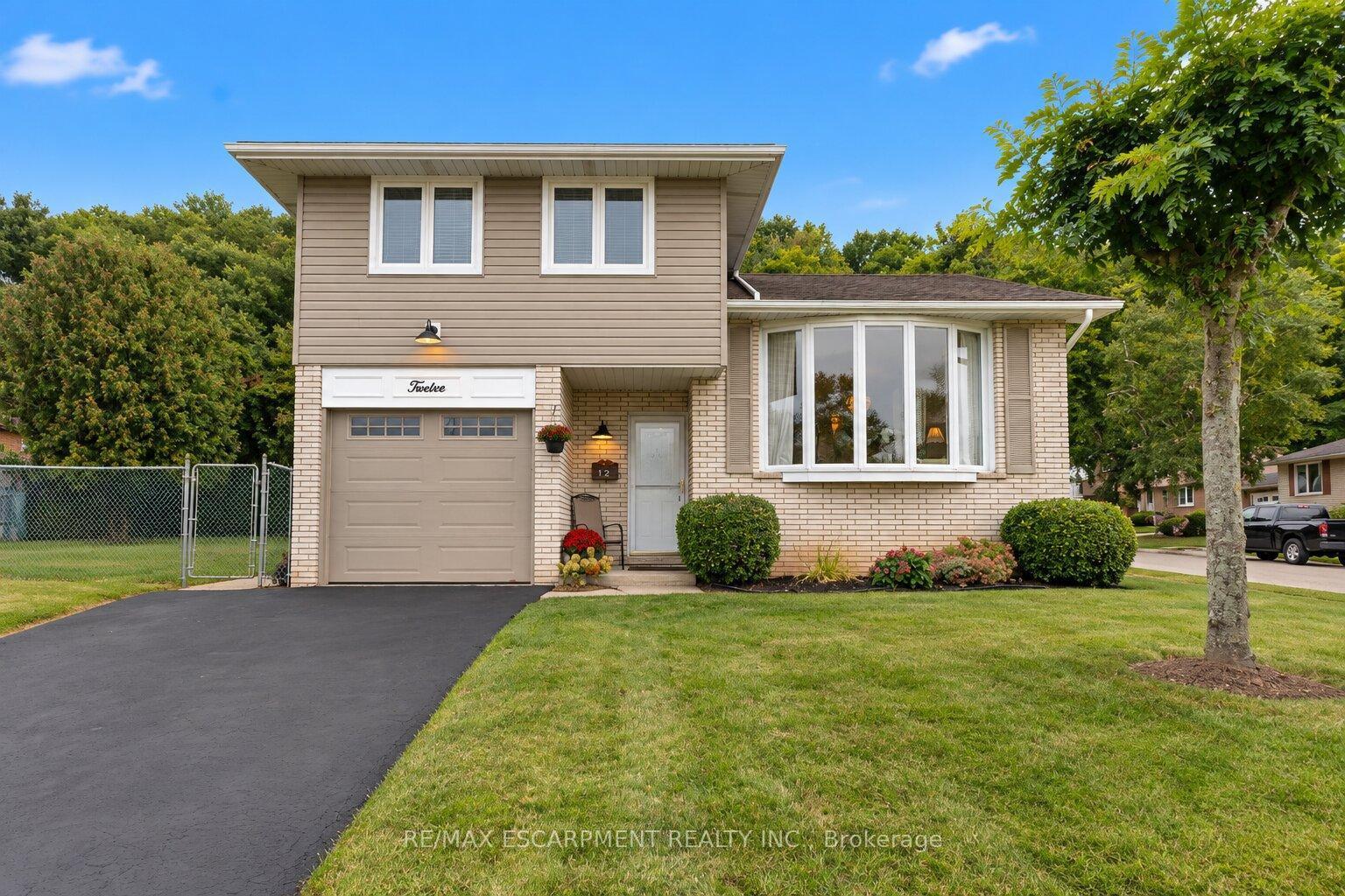 Photo 1 of 12 Brae Crest Drive, Hamilton, Stoney Creek — HOMEH