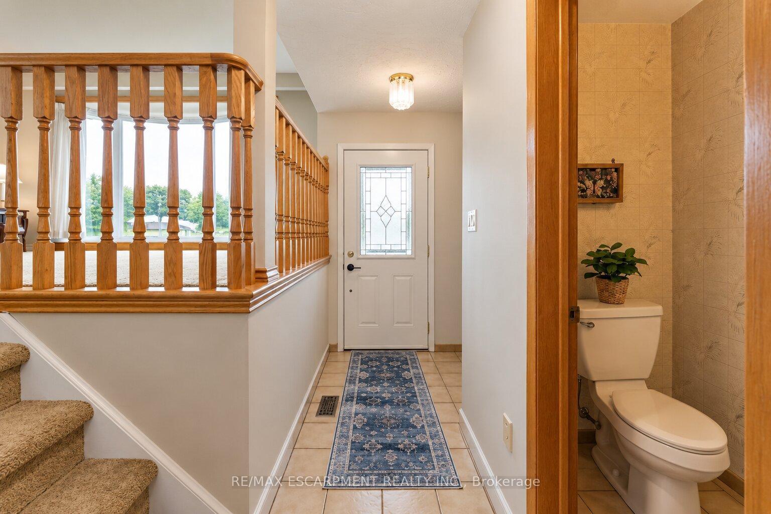 Photo 3 of 12 Brae Crest Drive, Hamilton, Stoney Creek — HOMEH