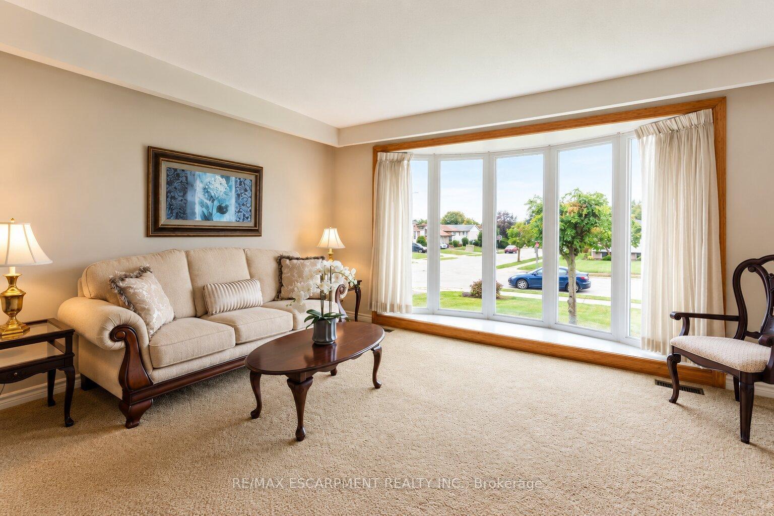 Photo 4 of 12 Brae Crest Drive, Hamilton, Stoney Creek — HOMEH