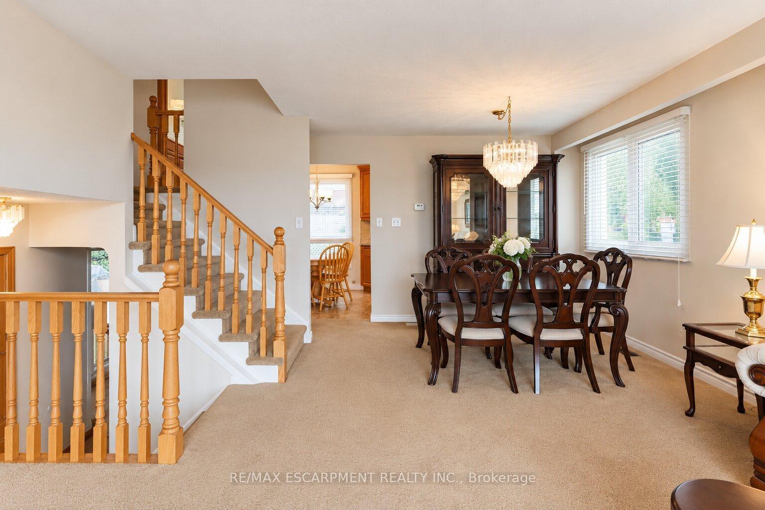 Photo 7 of 12 Brae Crest Drive, Hamilton, Stoney Creek — HOMEH