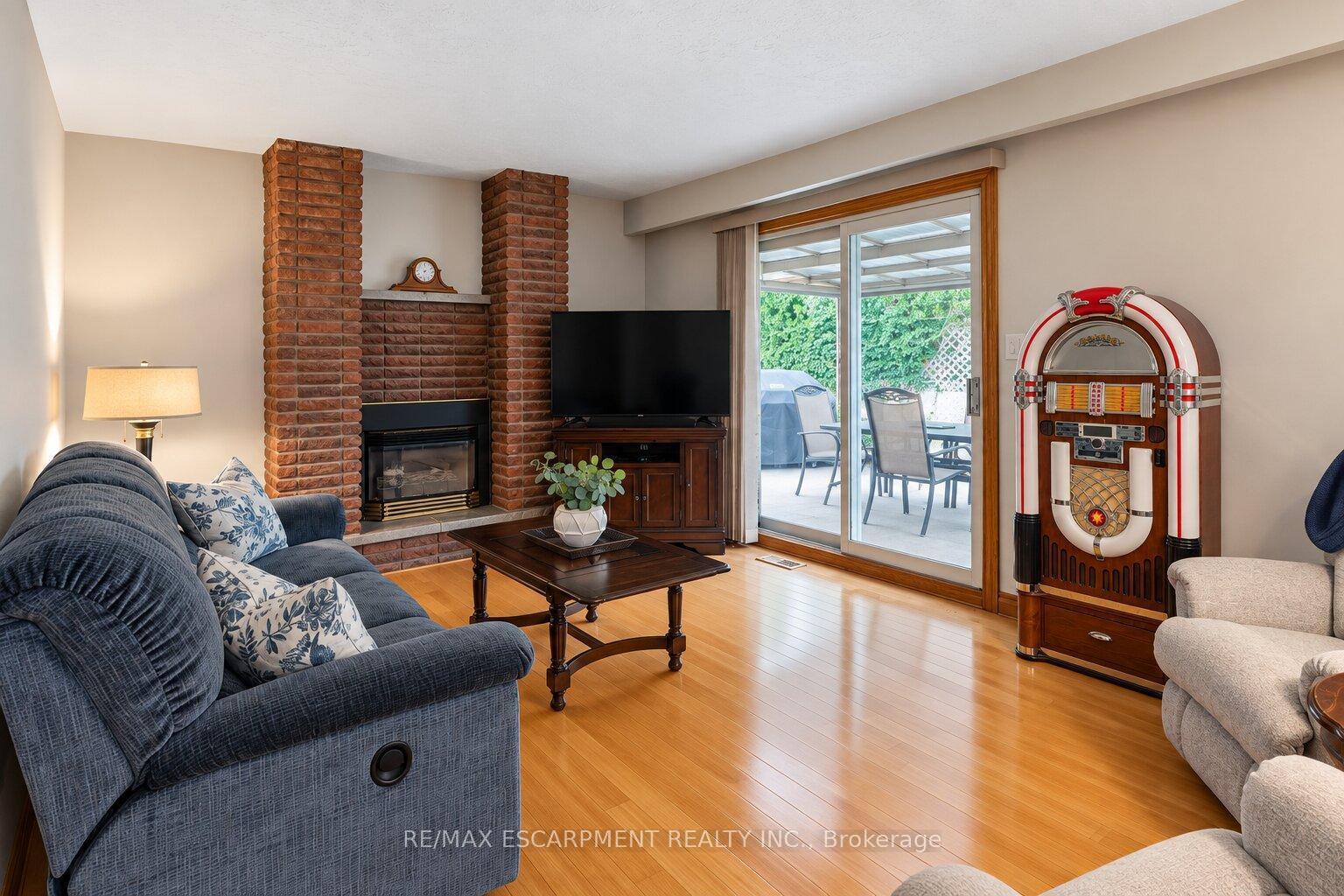Photo 9 of 12 Brae Crest Drive, Hamilton, Stoney Creek — HOMEH