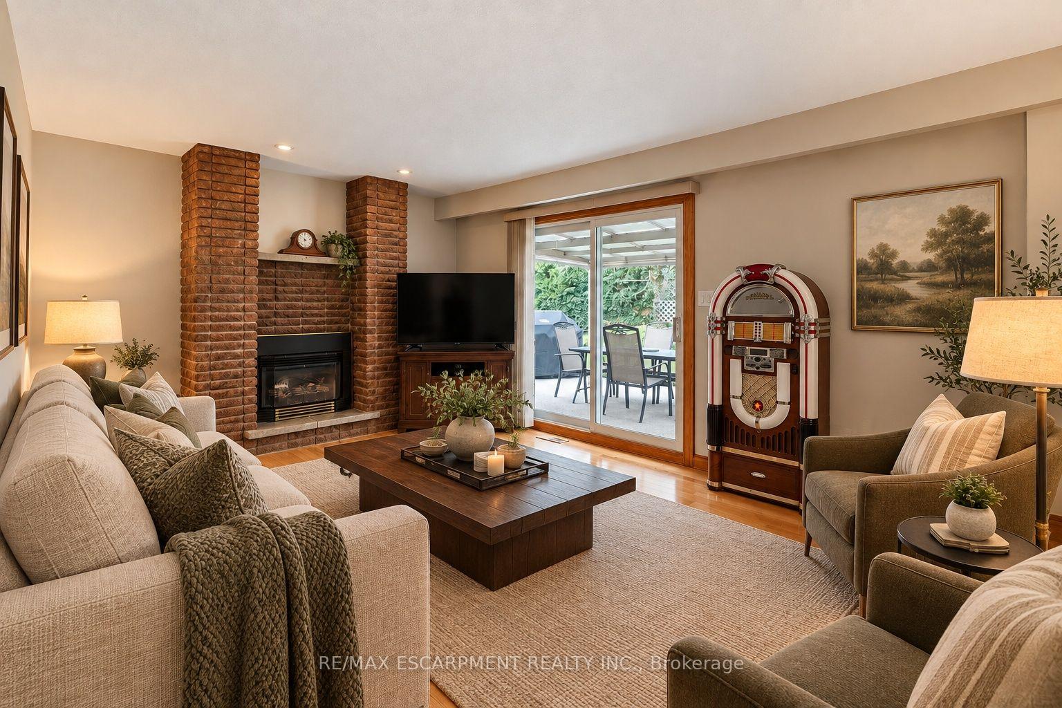 Photo 10 of 12 Brae Crest Drive, Hamilton, Stoney Creek — HOMEH
