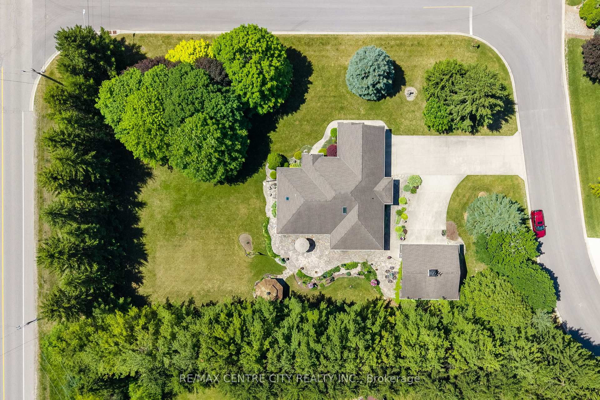 Photo 3 of 61 Aberdeen Drive, Middlesex Centre, Coldstream — HOMEH