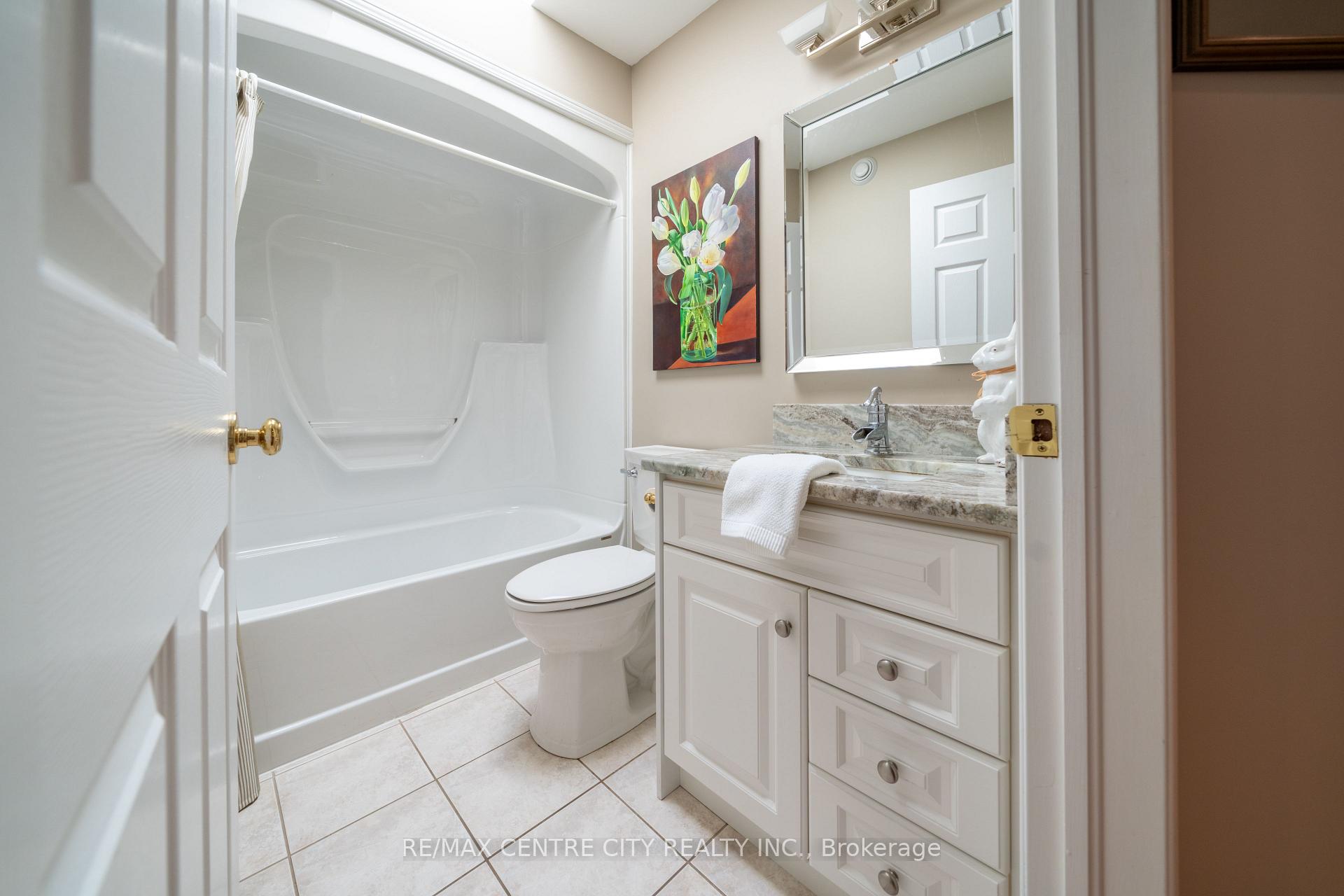Photo 27 of 61 Aberdeen Drive, Middlesex Centre, Coldstream — HOMEH