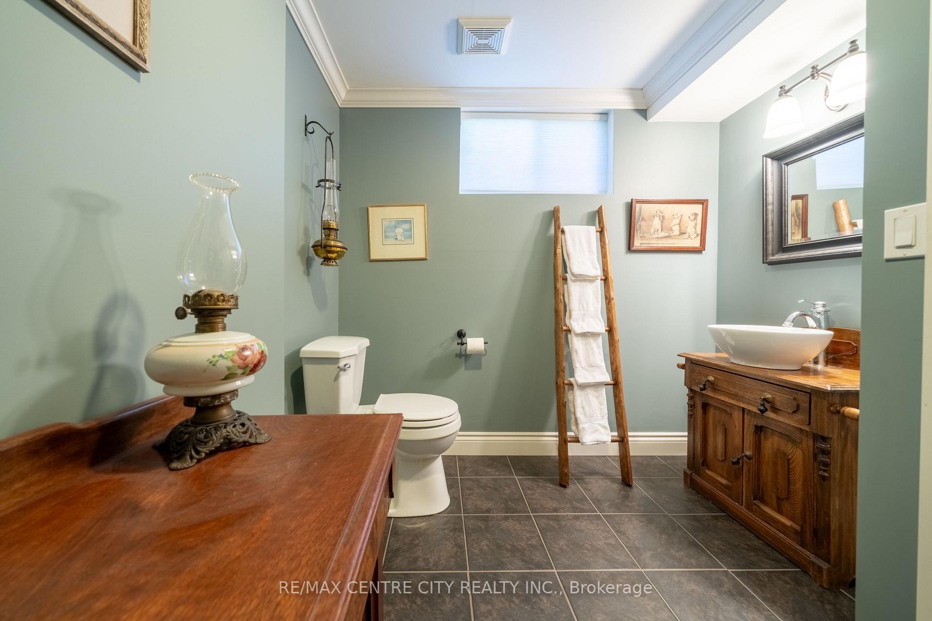 Photo 35 of 61 Aberdeen Drive, Middlesex Centre, Coldstream — HOMEH