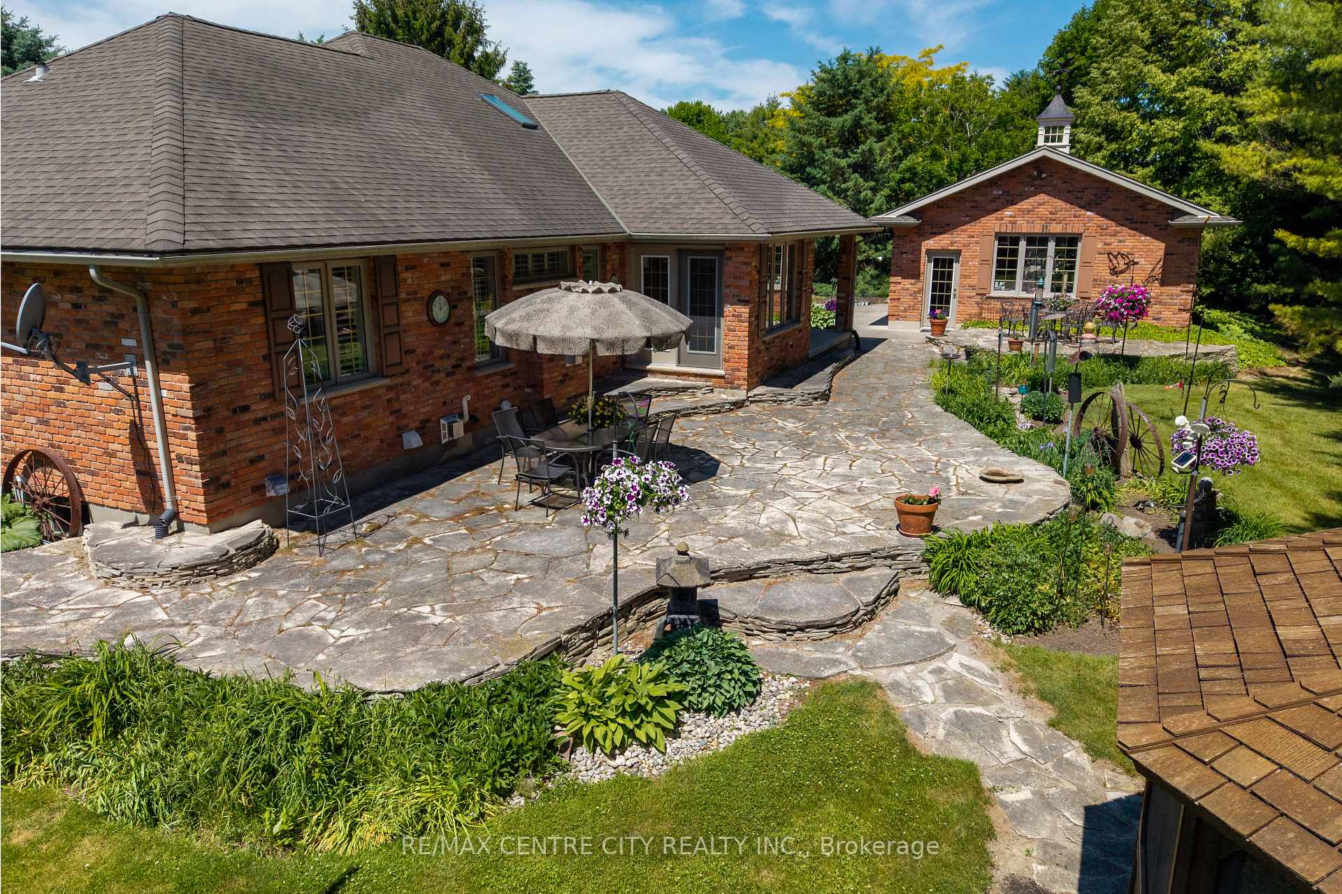 Photo 38 of 61 Aberdeen Drive, Middlesex Centre, Coldstream — HOMEH