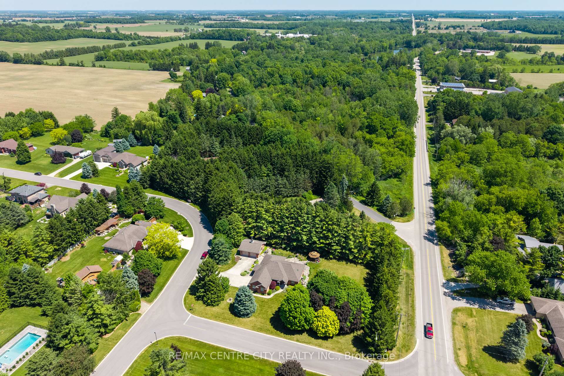 Photo 45 of 61 Aberdeen Drive, Middlesex Centre, Coldstream — HOMEH