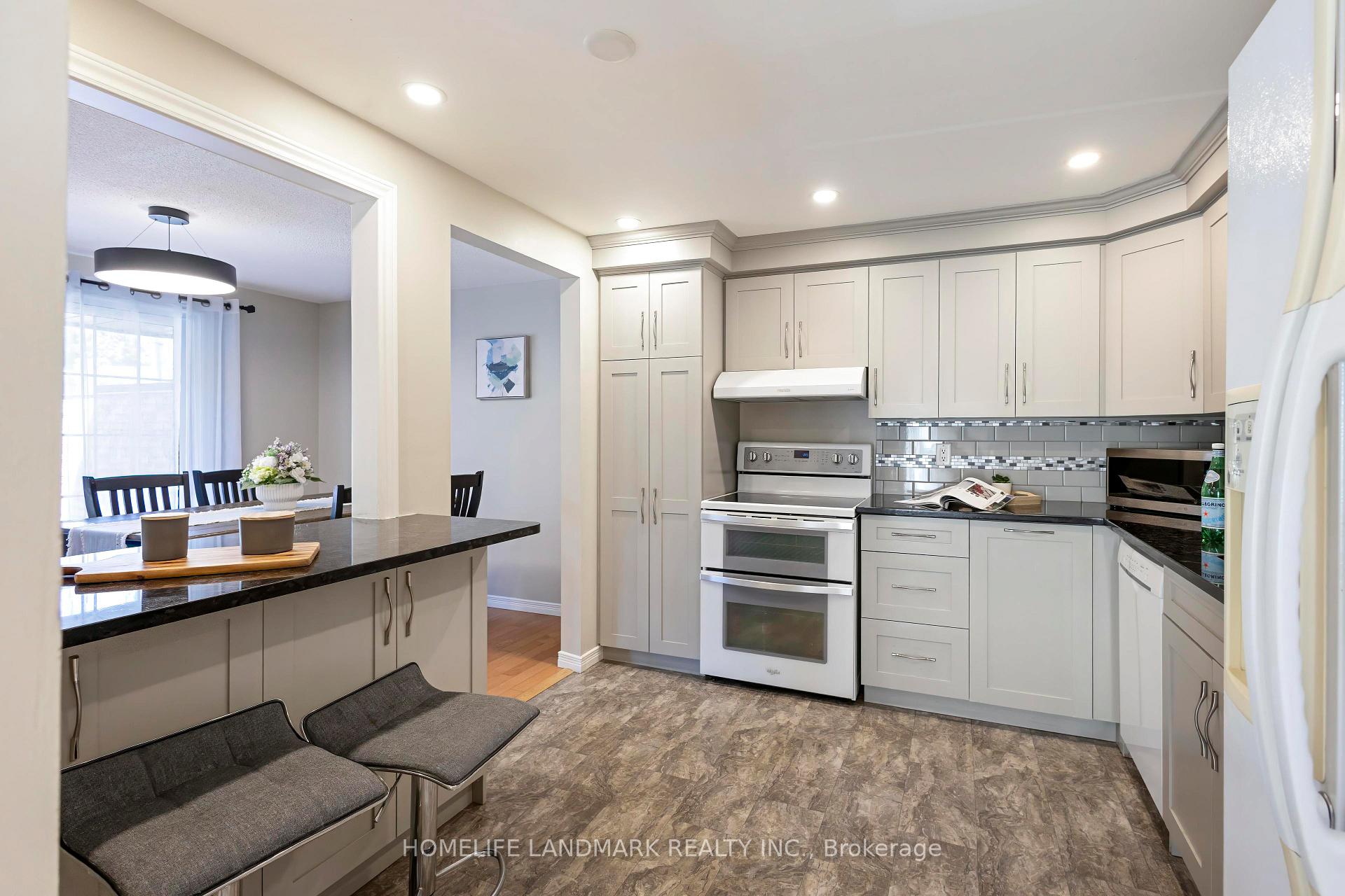 Photo 12 of Unit 4, 475 Beechwood Drive, Waterloo, Beechwood West — HOMEH