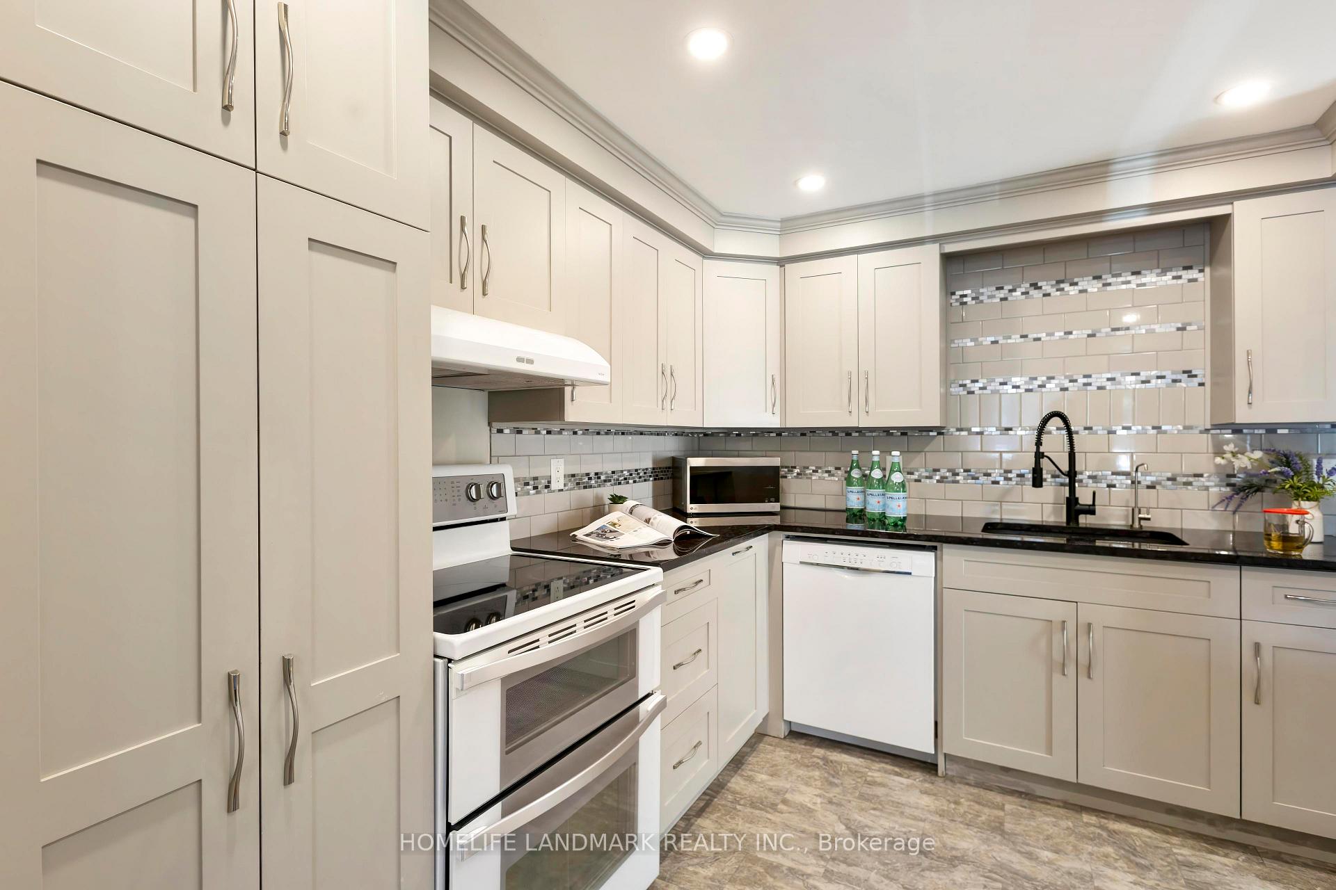 Photo 13 of Unit 4, 475 Beechwood Drive, Waterloo, Beechwood West — HOMEH