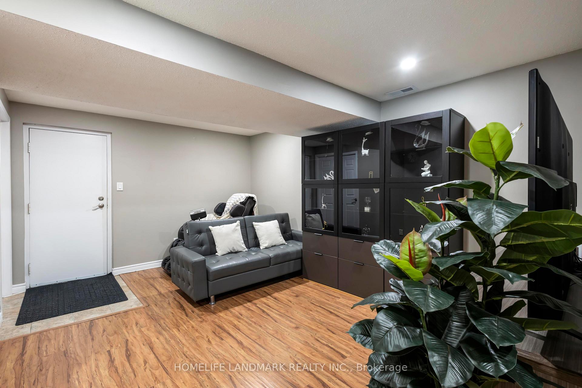 Photo 29 of Unit 4, 475 Beechwood Drive, Waterloo, Beechwood West — HOMEH
