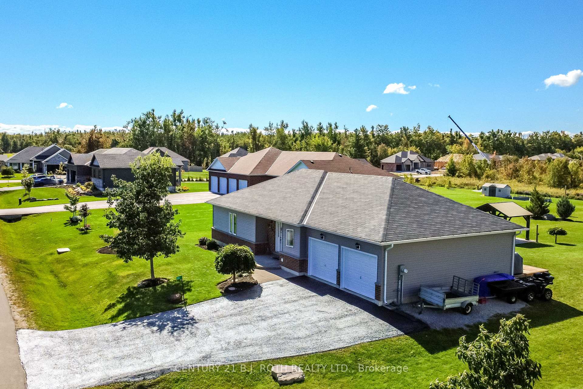 Photo 3 of 20 Keyzer Drive, Oro-Medonte, Warminster — HOMEH