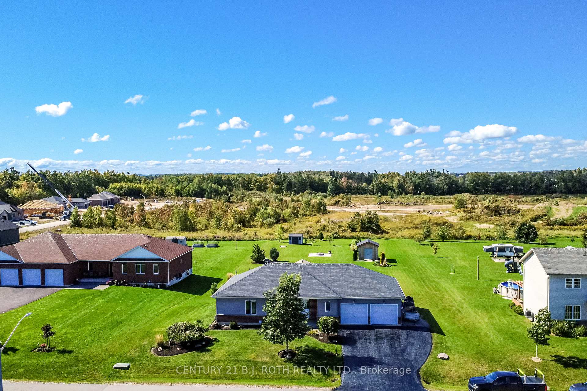 Photo 4 of 20 Keyzer Drive, Oro-Medonte, Warminster — HOMEH
