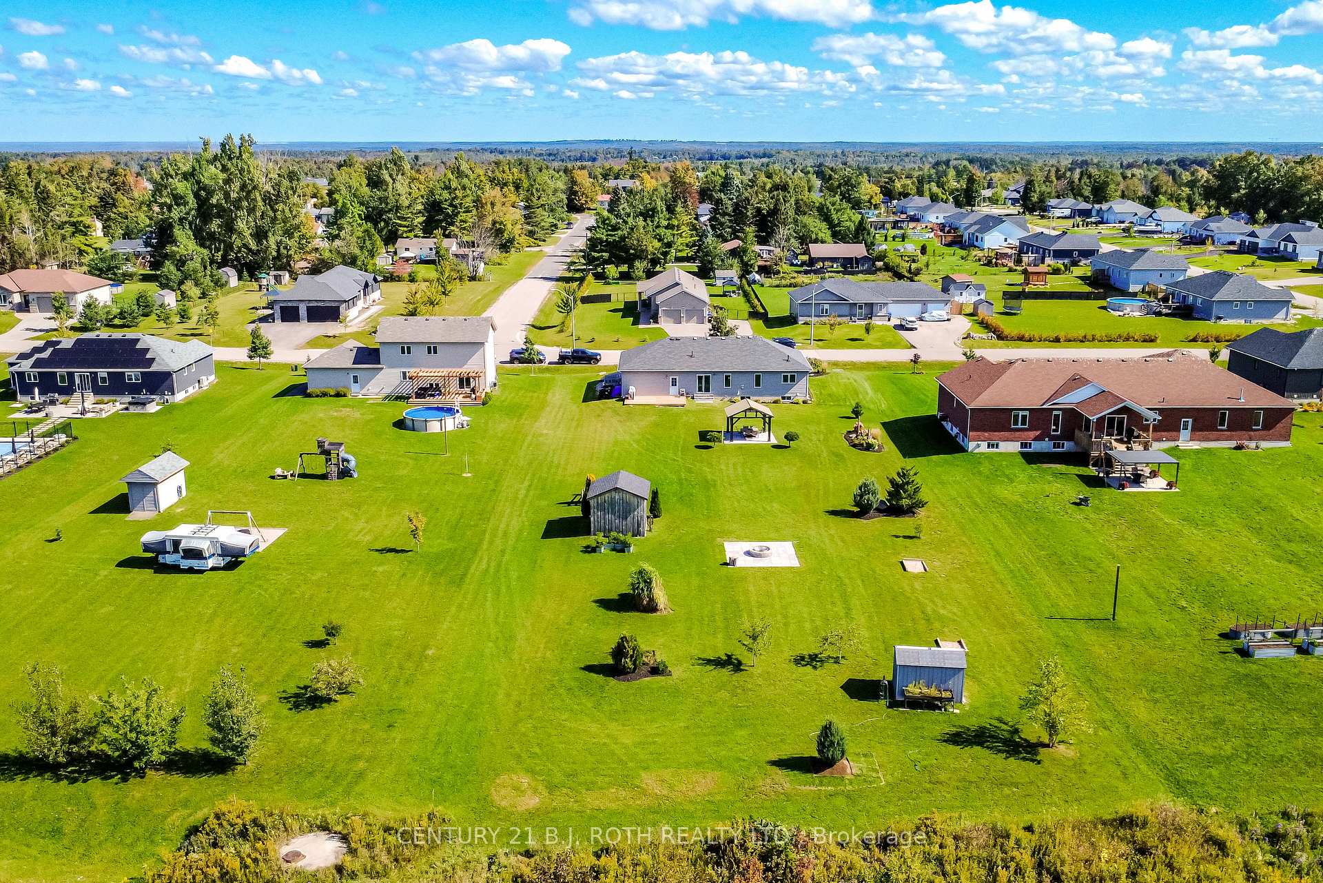 Photo 5 of 20 Keyzer Drive, Oro-Medonte, Warminster — HOMEH