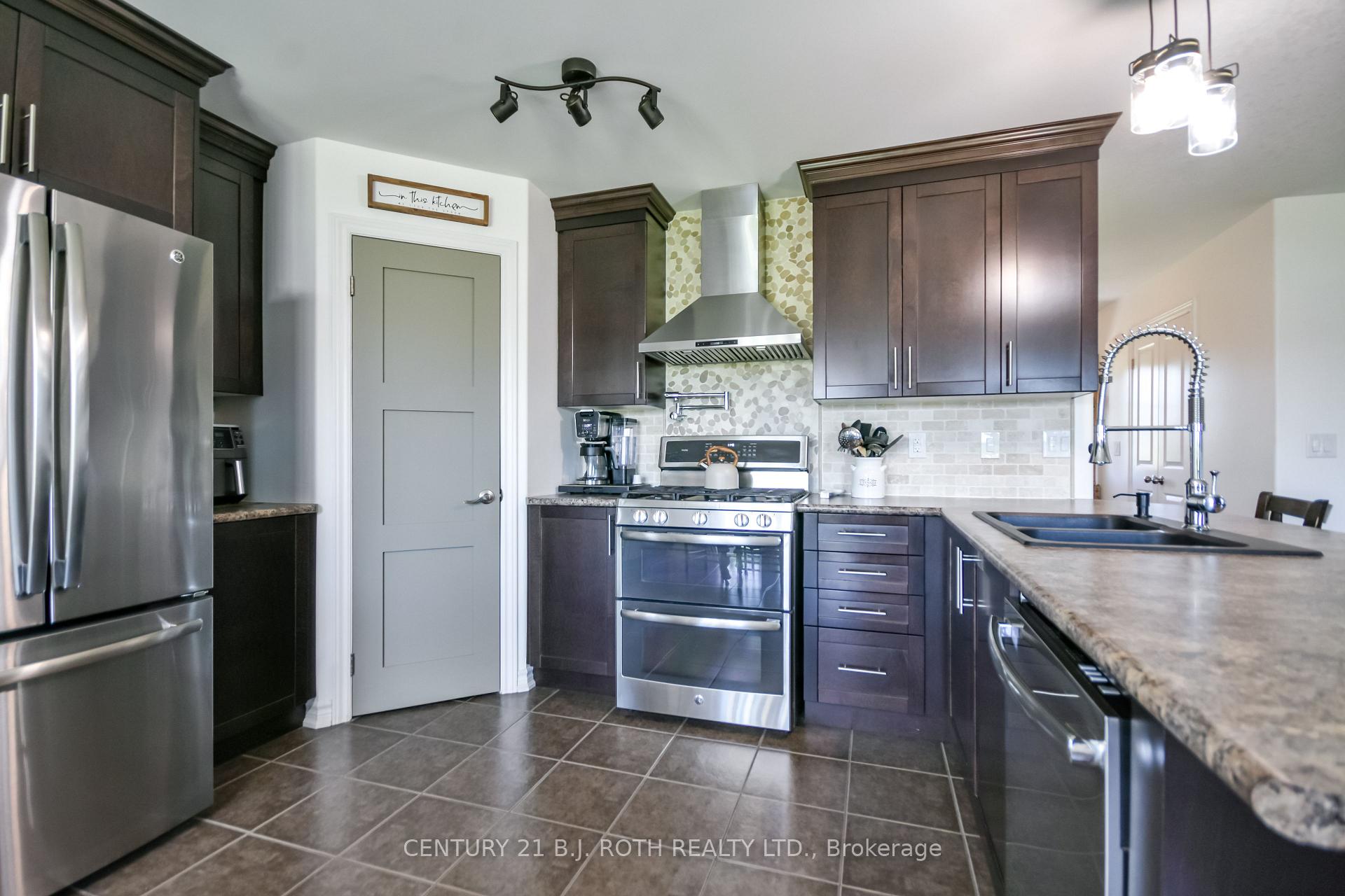 Photo 7 of 20 Keyzer Drive, Oro-Medonte, Warminster — HOMEH