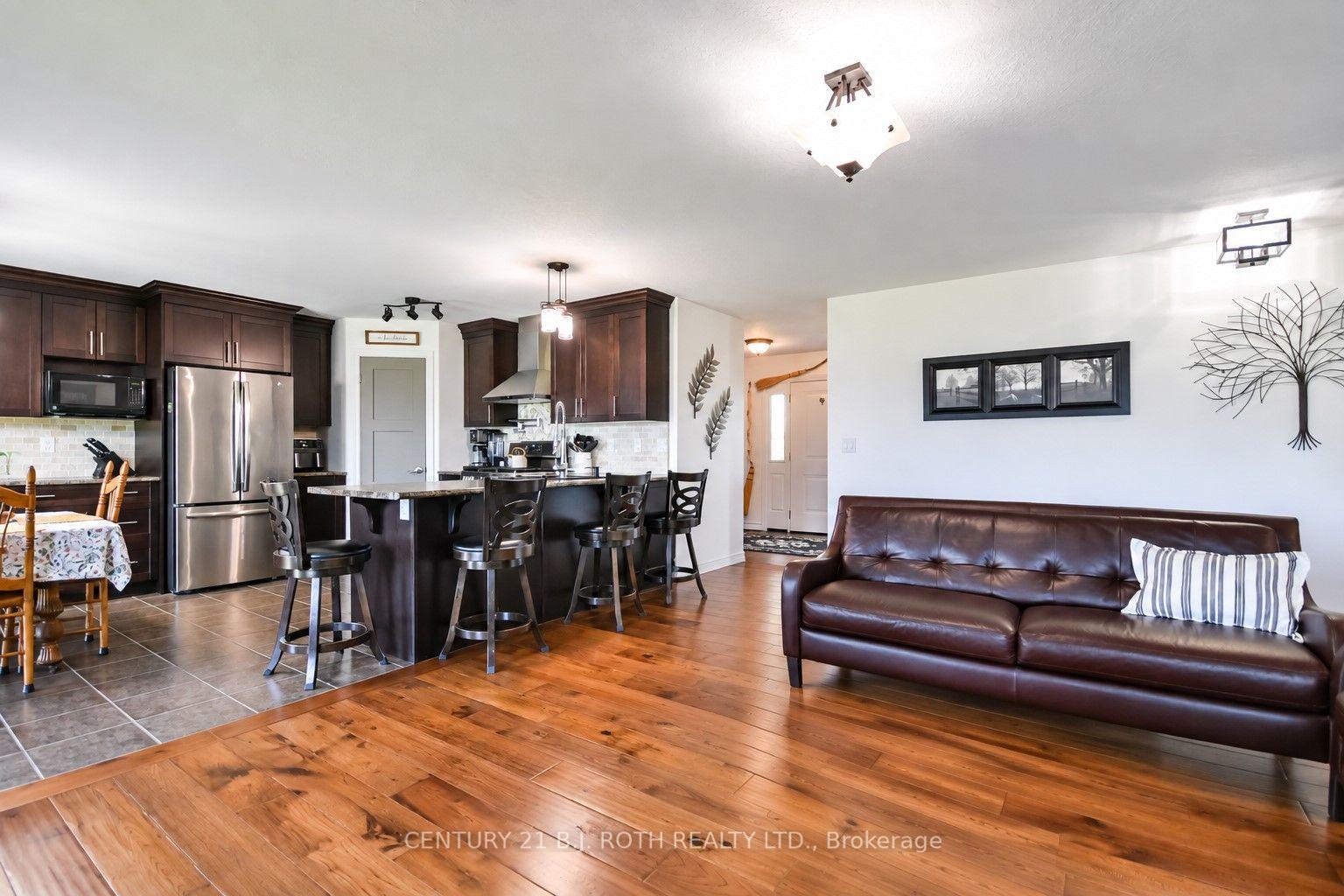 Photo 14 of 20 Keyzer Drive, Oro-Medonte, Warminster — HOMEH