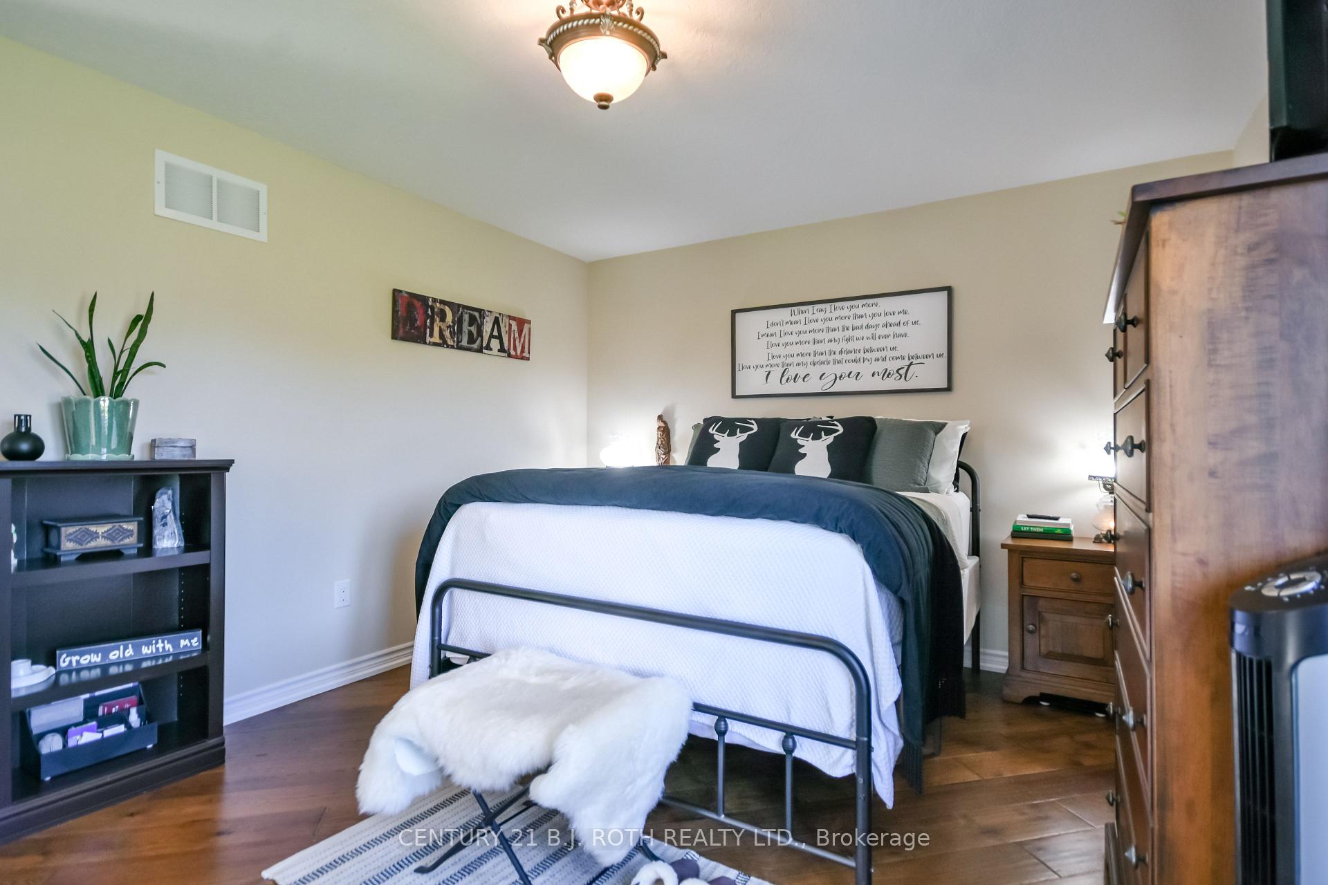 Photo 18 of 20 Keyzer Drive, Oro-Medonte, Warminster — HOMEH