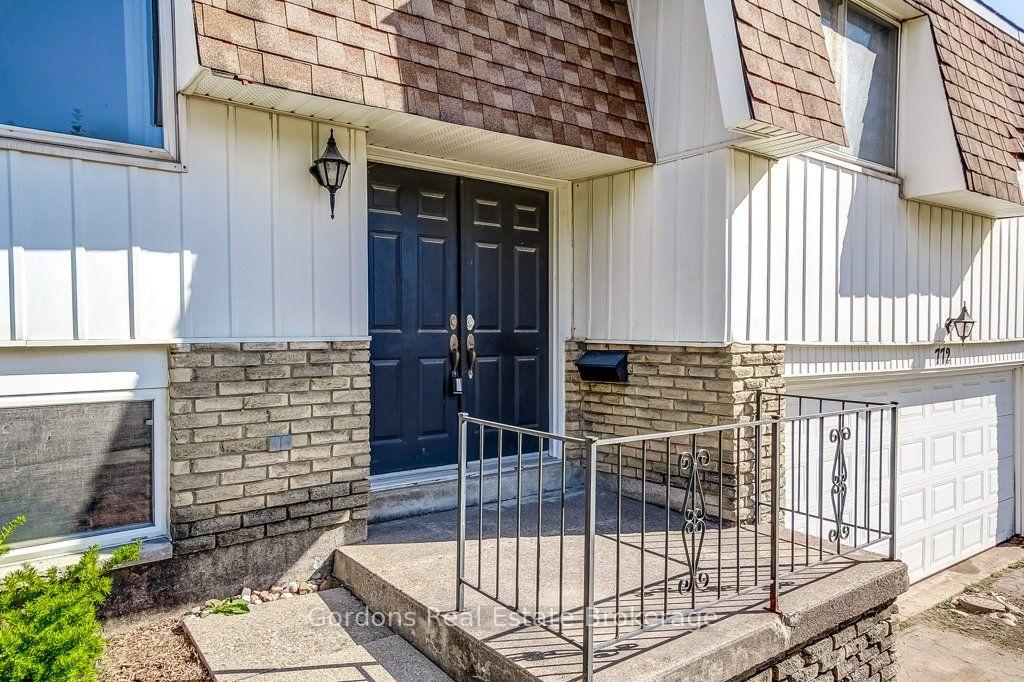 Photo 4 of 772 Greg Drive, Burlington, Shoreacres — HOMEH