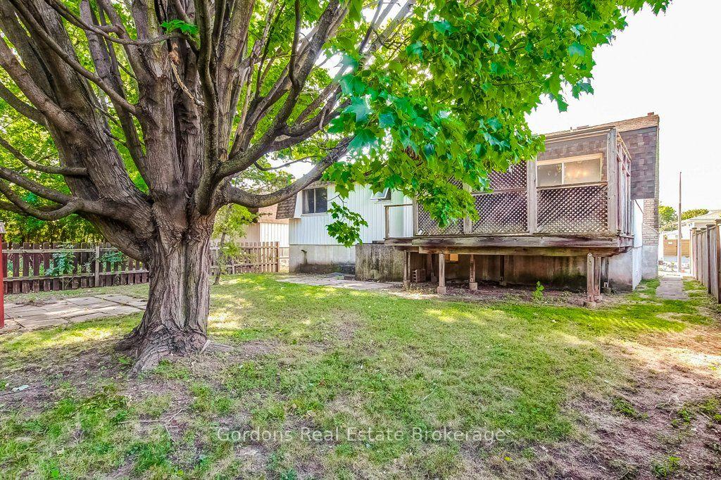 Photo 9 of 772 Greg Drive, Burlington, Shoreacres — HOMEH