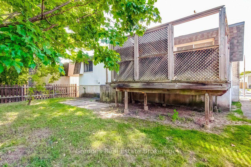 Photo 10 of 772 Greg Drive, Burlington, Shoreacres — HOMEH