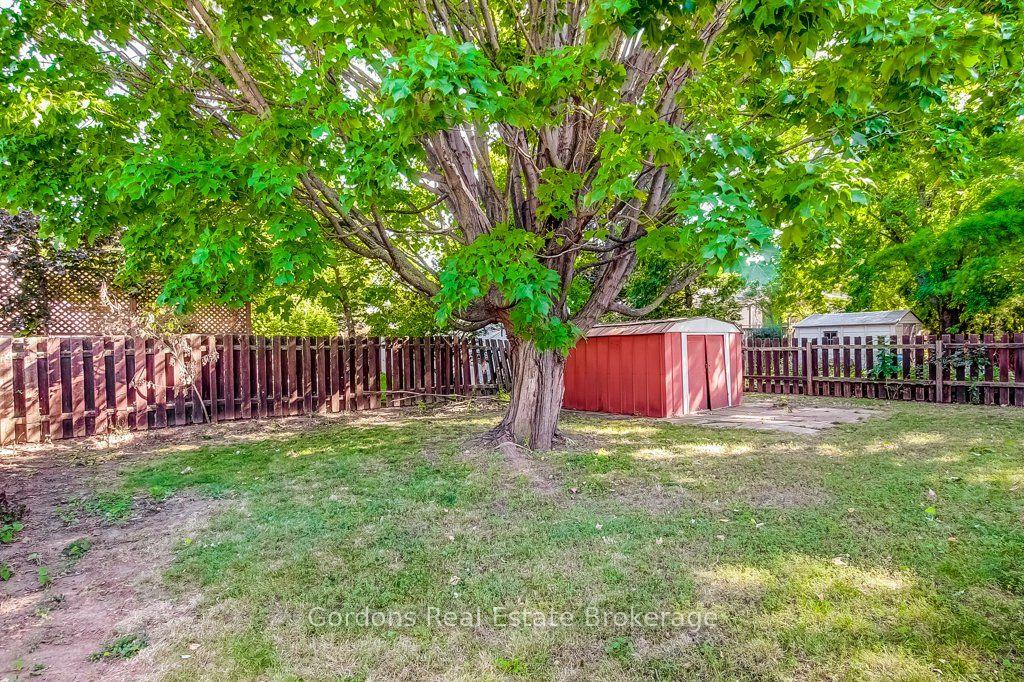 Photo 11 of 772 Greg Drive, Burlington, Shoreacres — HOMEH