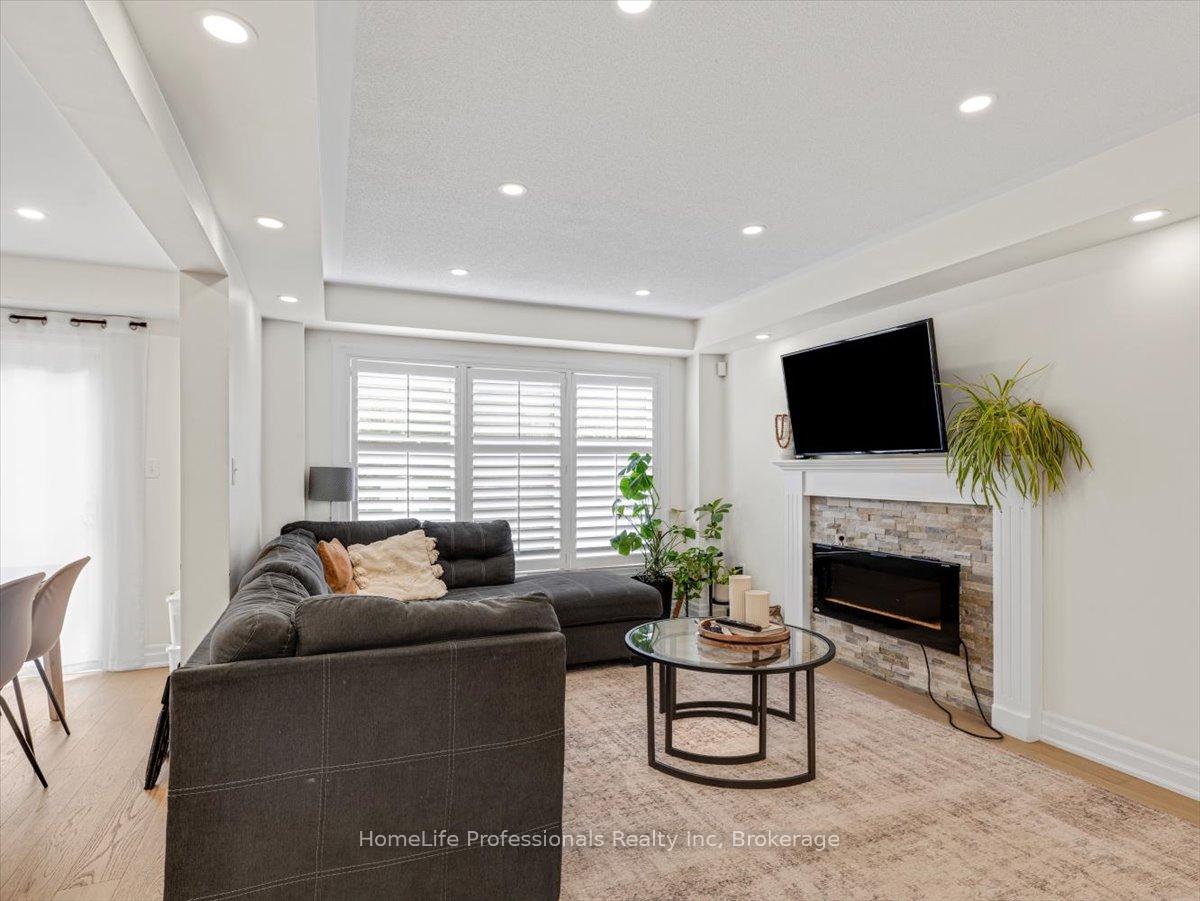 Photo 15 of 95 Emick Drive, Hamilton, Meadowlands — HOMEH