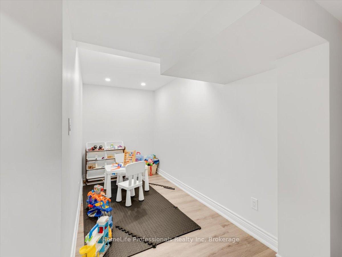 Photo 43 of 95 Emick Drive, Hamilton, Meadowlands — HOMEH