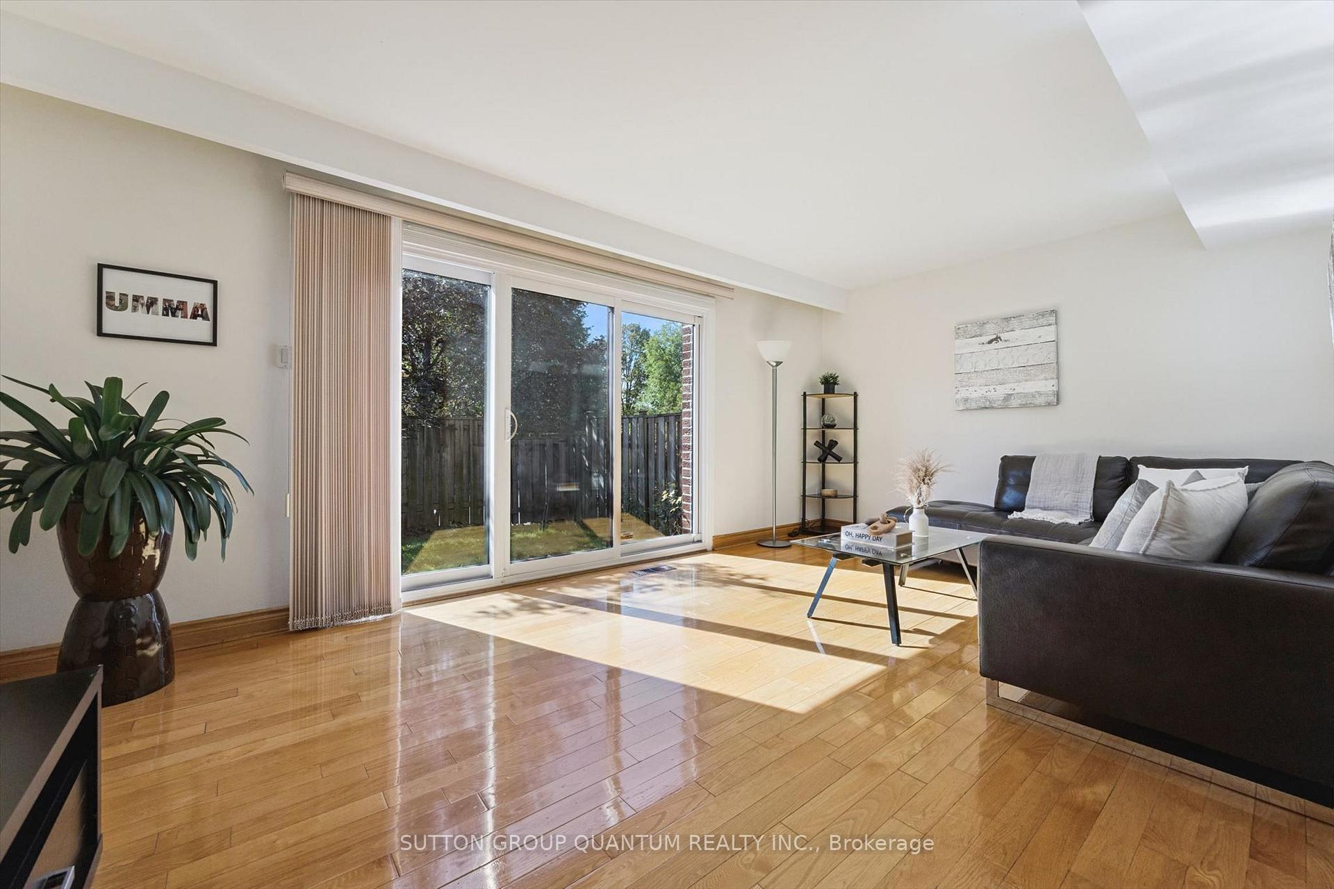 Photo 3 of Unit 32, 13 Burnt Meadoway, North York, Hillcrest Village — HOMEH