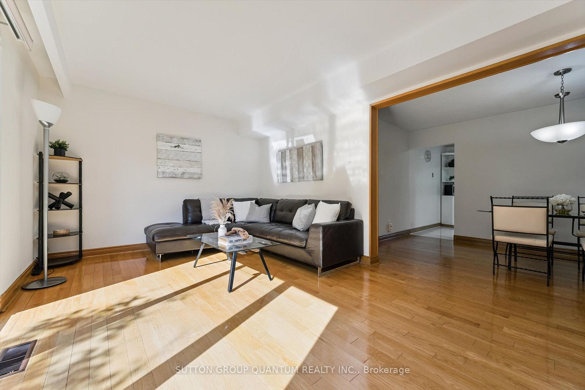 Photo 4 of Unit 32, 13 Burnt Meadoway, North York, Hillcrest Village — HOMEH