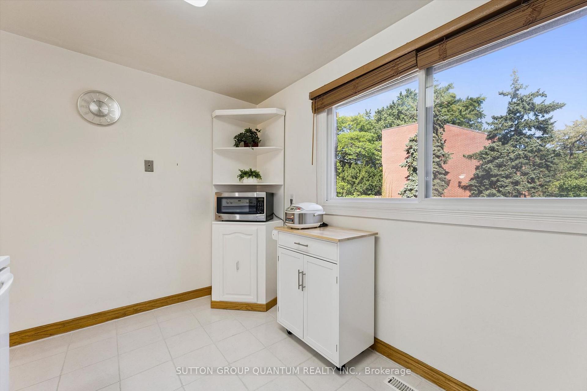 Photo 9 of Unit 32, 13 Burnt Meadoway, North York, Hillcrest Village — HOMEH